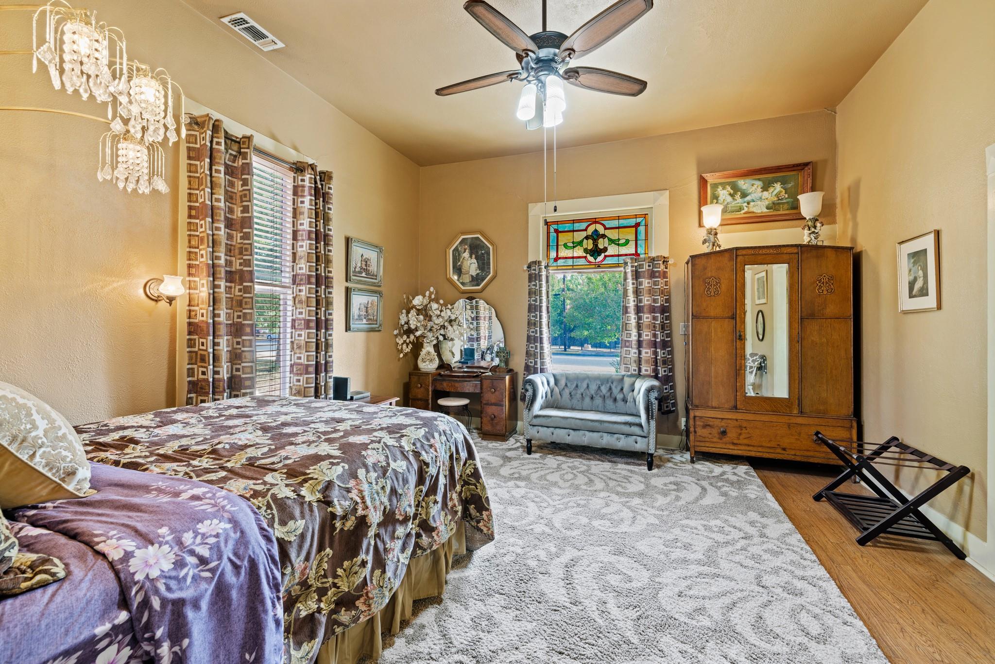 303 Austin St, Fredericksburg, TX 78624
