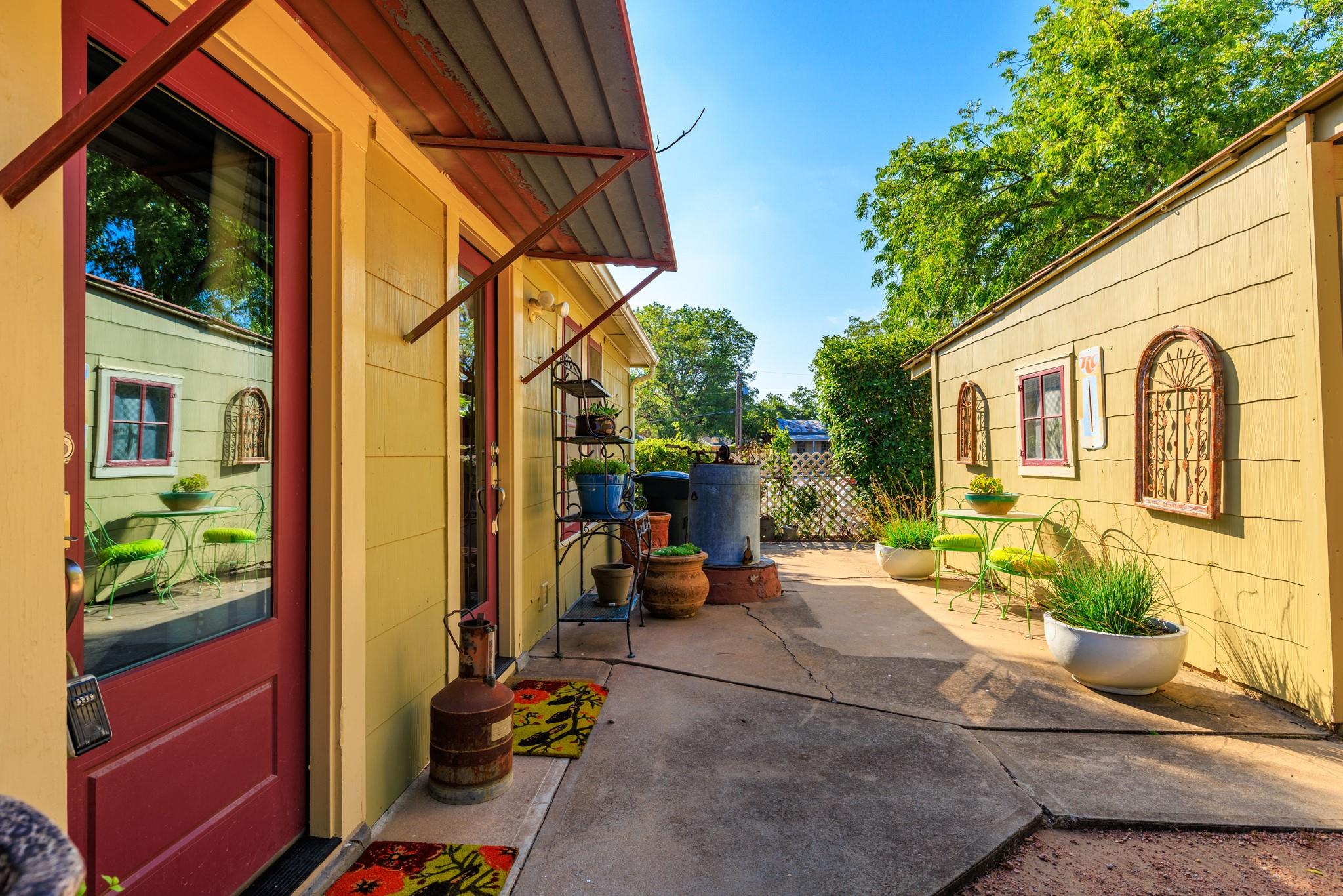 303 Austin St, Fredericksburg, TX 78624