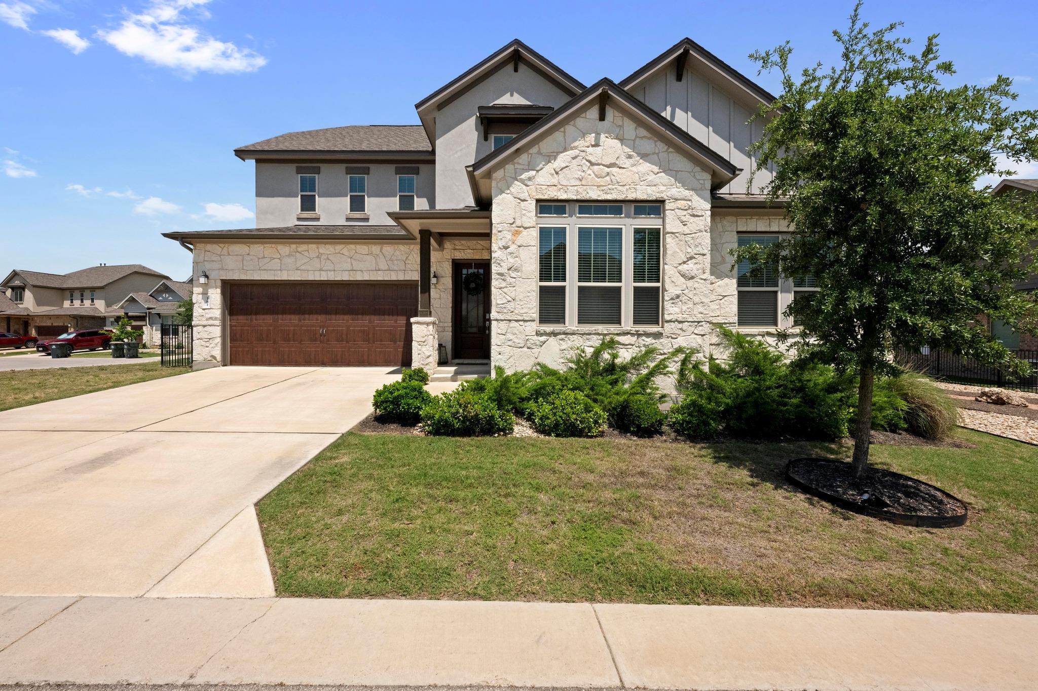 181 Village Oak Dr, Austin, TX 78737