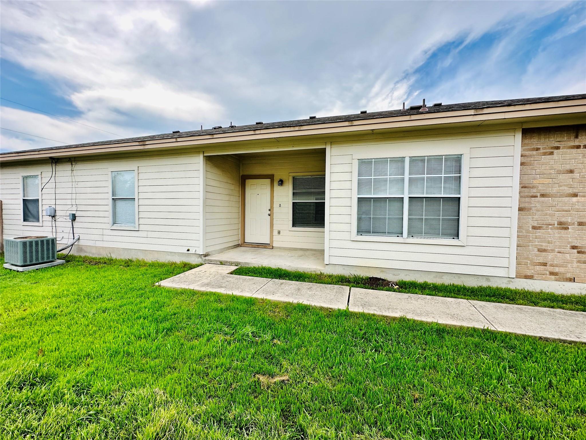 222 Marvin Cv, Hutto, TX 78634