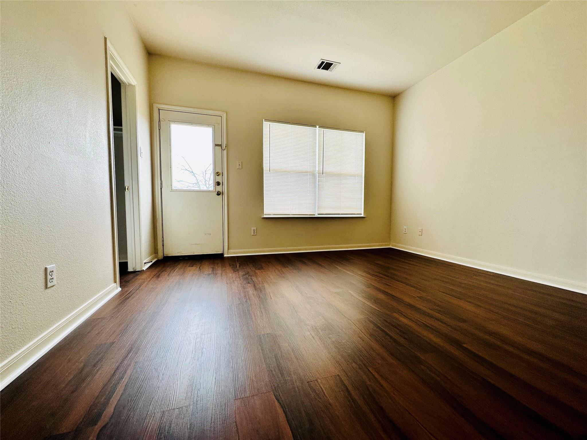 222 Marvin Cv, Hutto, TX 78634