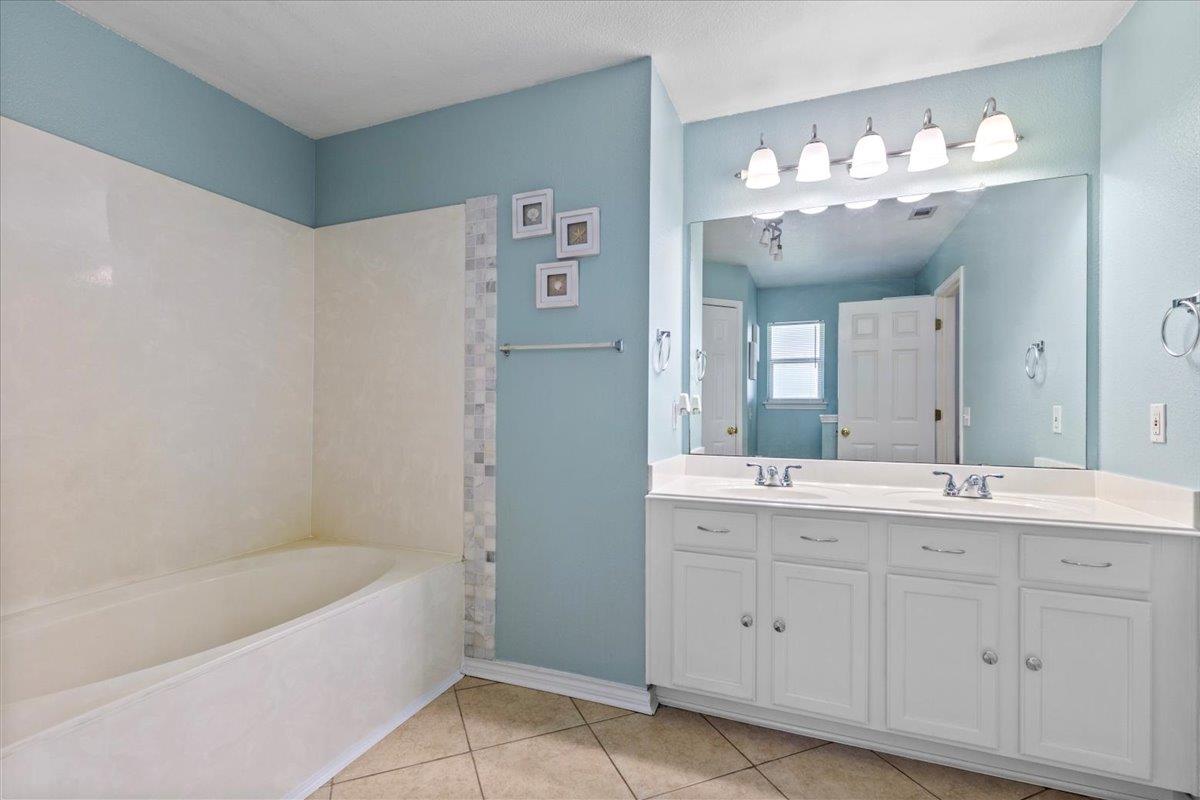 110 Hummingbird Ct, Cedar Creek, TX 78612