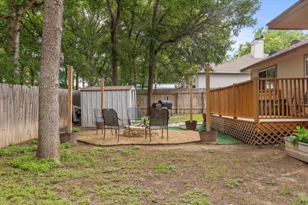 110 Hummingbird Ct, Cedar Creek, TX 78612