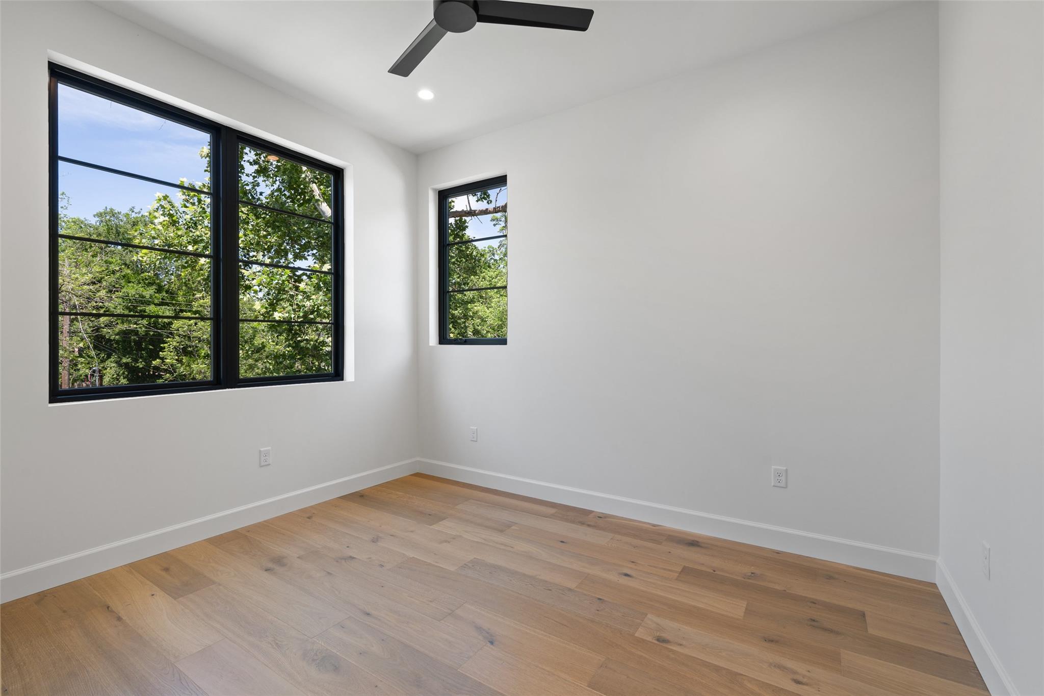 5218 Valley Oak Dr, Austin, TX 78731