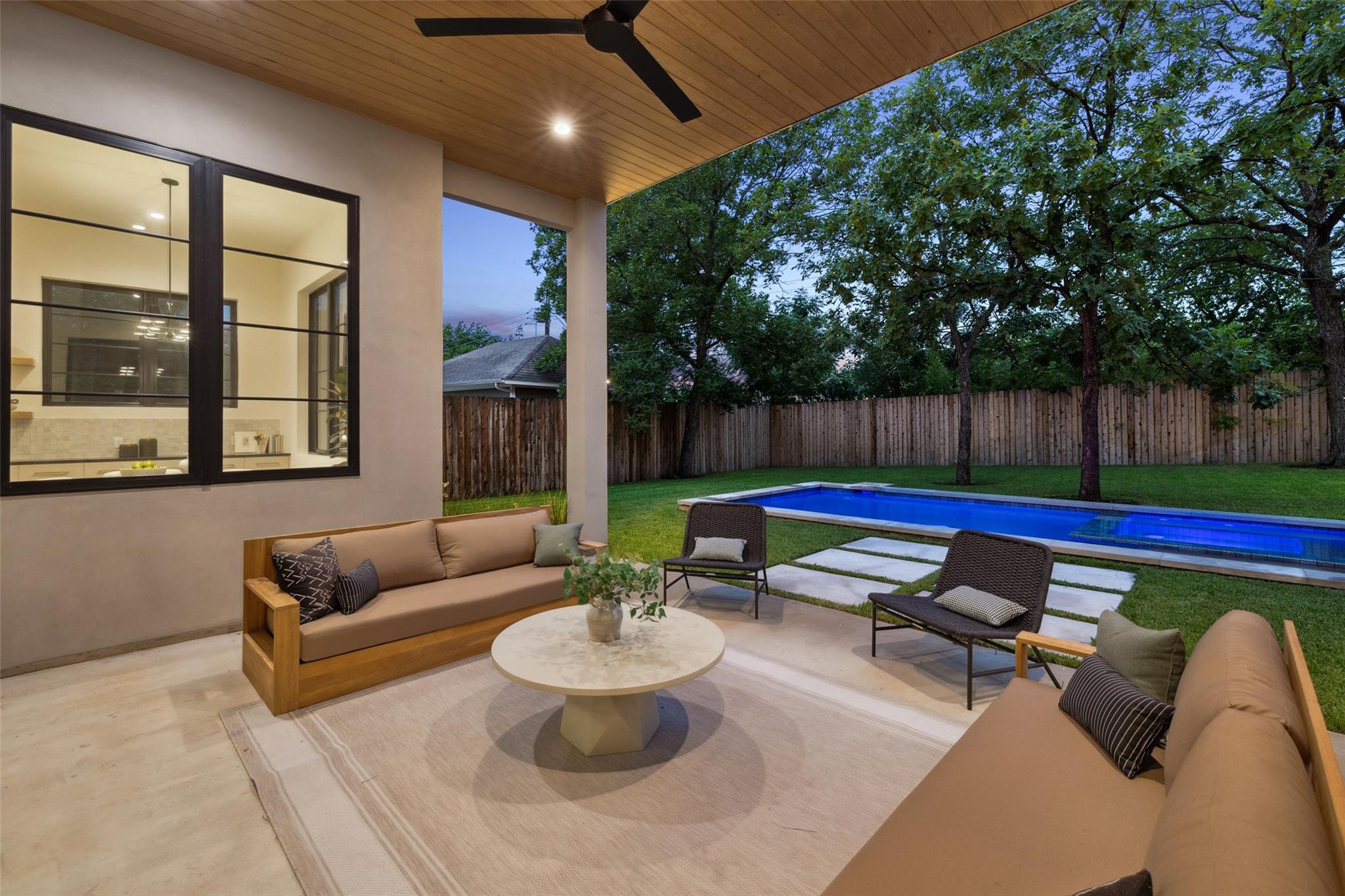 5218 Valley Oak Dr, Austin, TX 78731