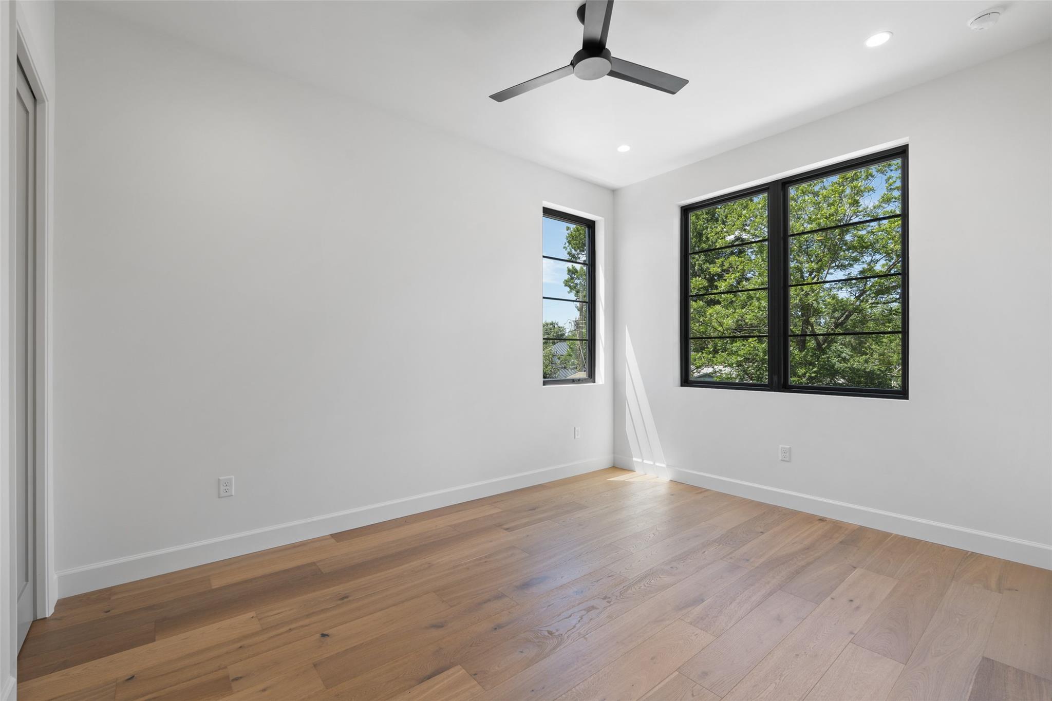 5218 Valley Oak Dr, Austin, TX 78731