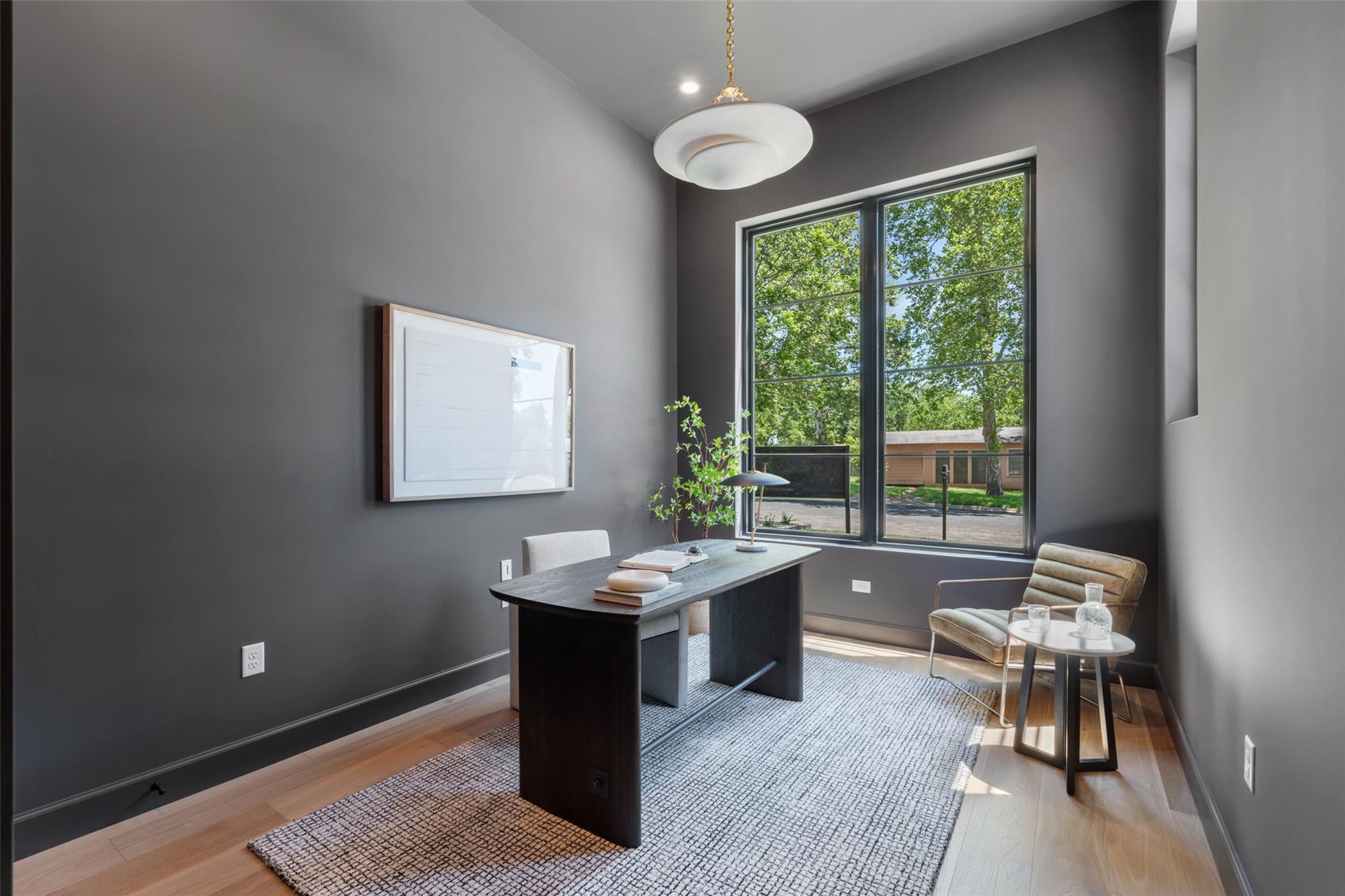 5218 Valley Oak Dr, Austin, TX 78731