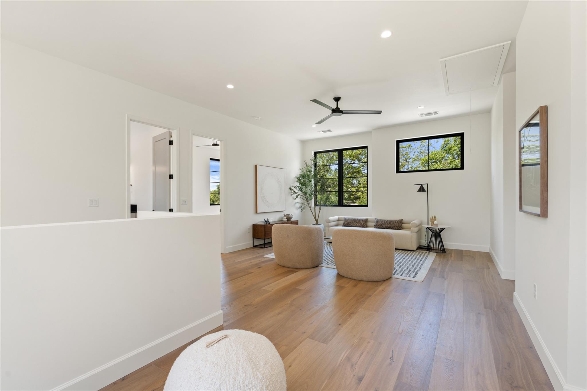 5218 Valley Oak Dr, Austin, TX 78731