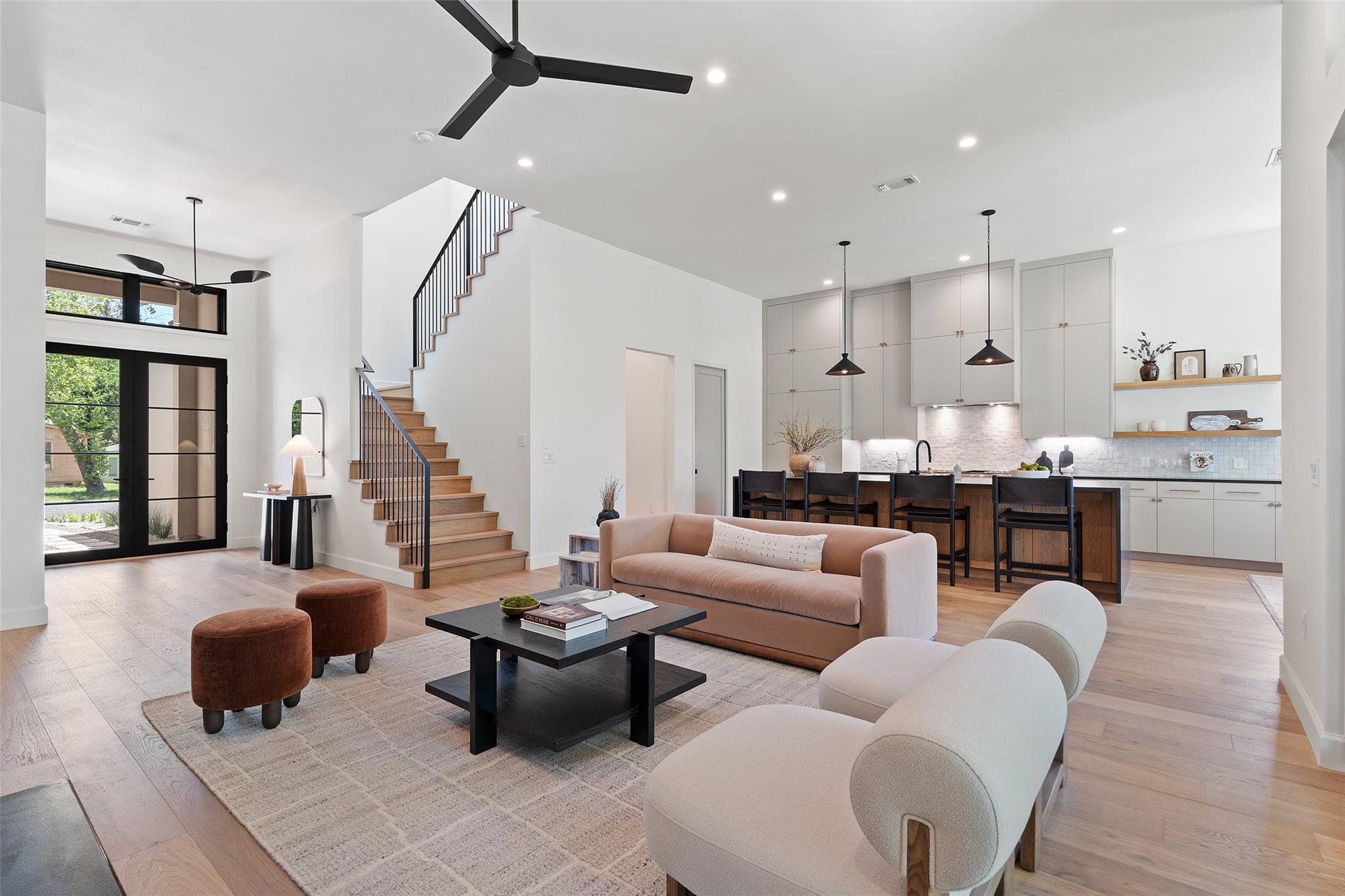 5218 Valley Oak Dr, Austin, TX 78731