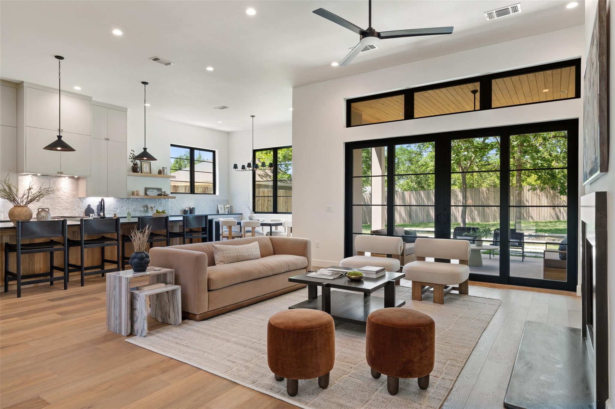 5218 Valley Oak Dr, Austin, TX 78731