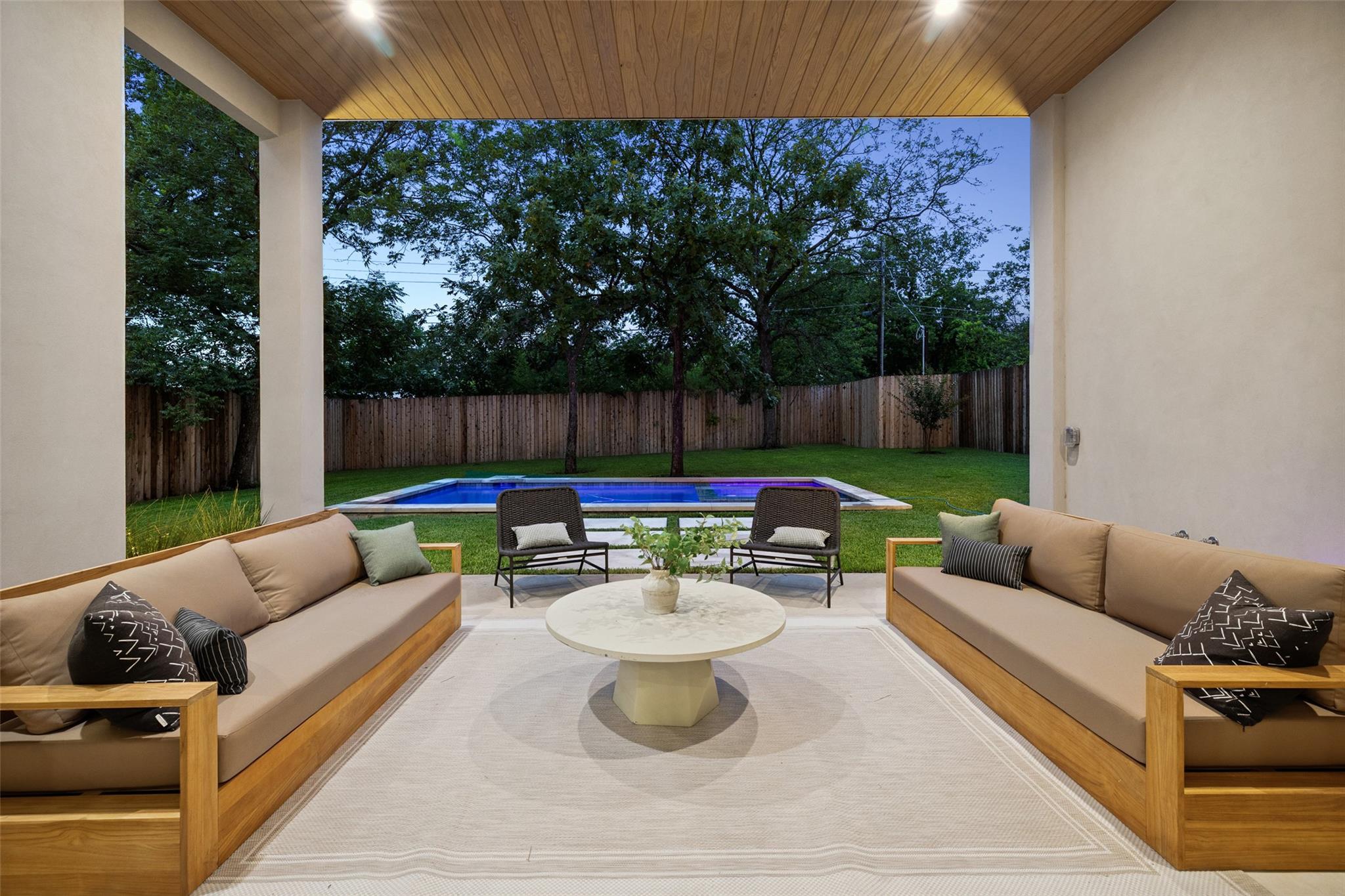 5218 Valley Oak Dr, Austin, TX 78731