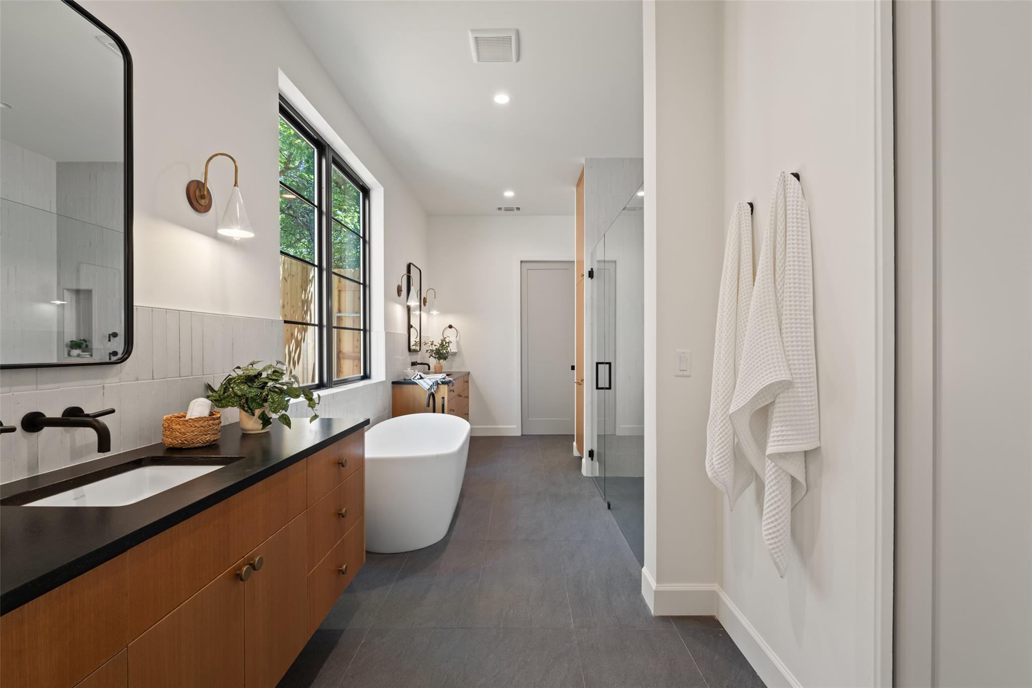 5218 Valley Oak Dr, Austin, TX 78731