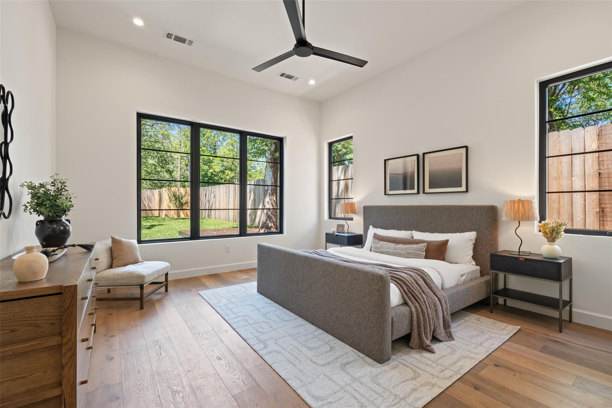 5218 Valley Oak Dr, Austin, TX 78731