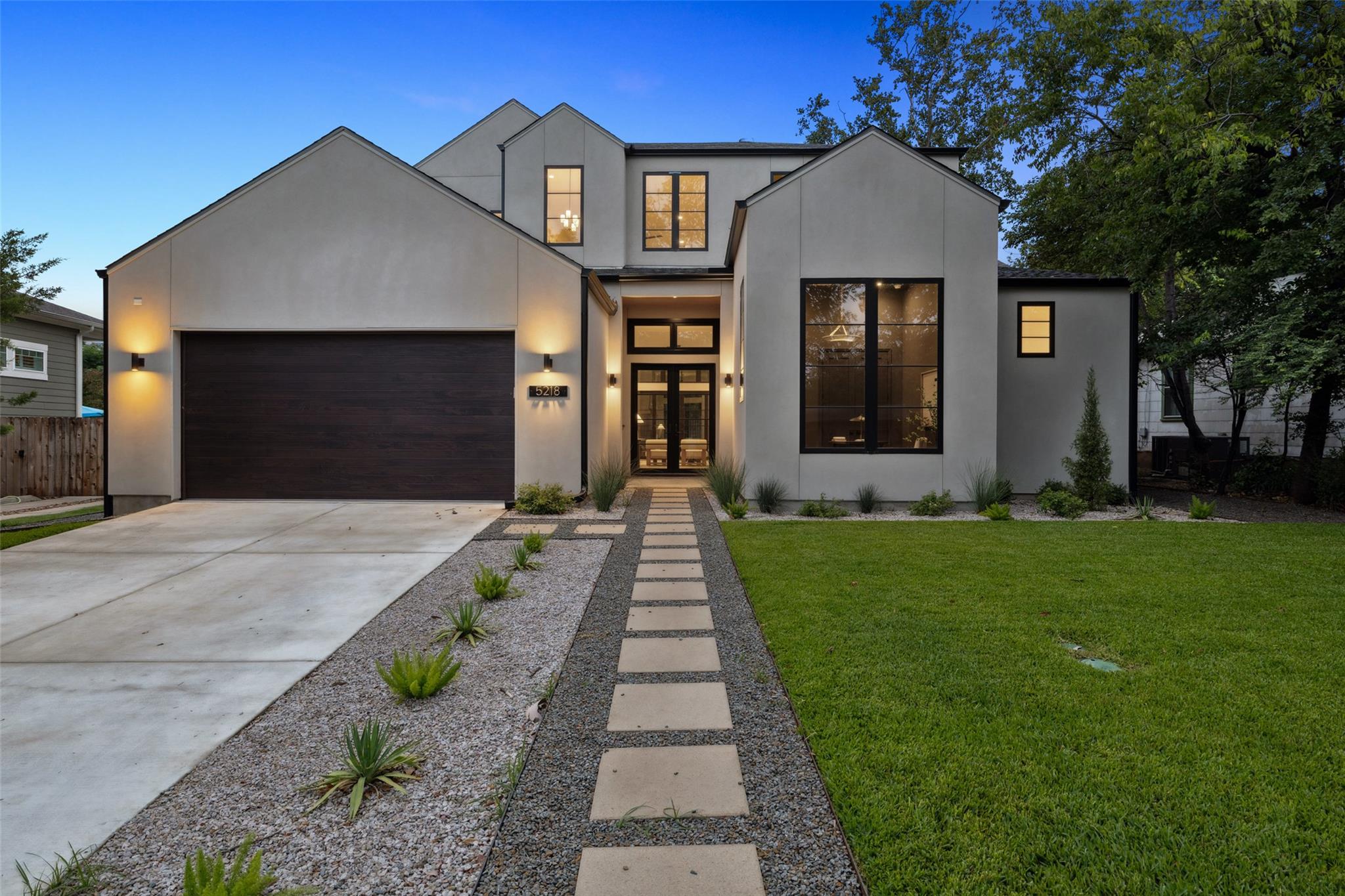 5218 Valley Oak Dr, Austin, TX 78731