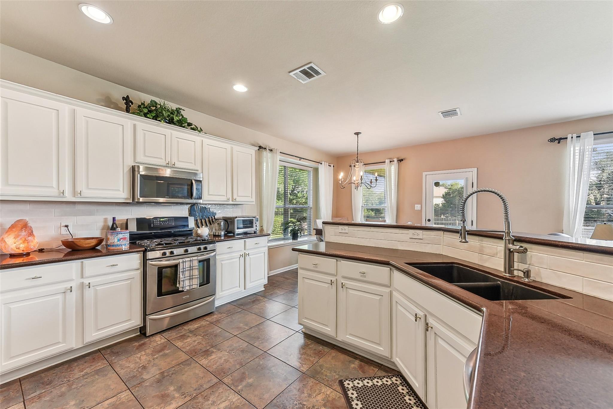 201 Tulip Trail Bnd, Cedar Park, TX 78613