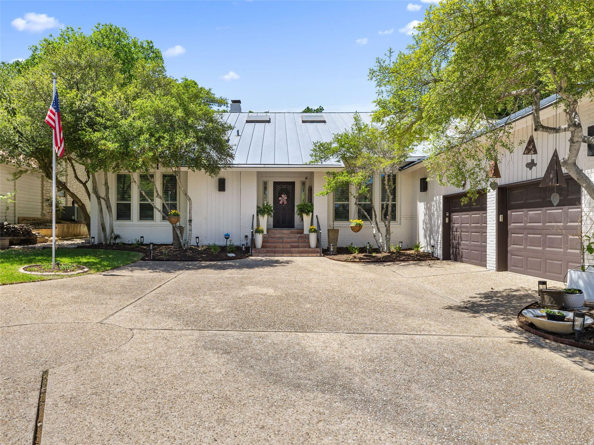 106 Southern Spur, Horseshoe Bay, TX 78657