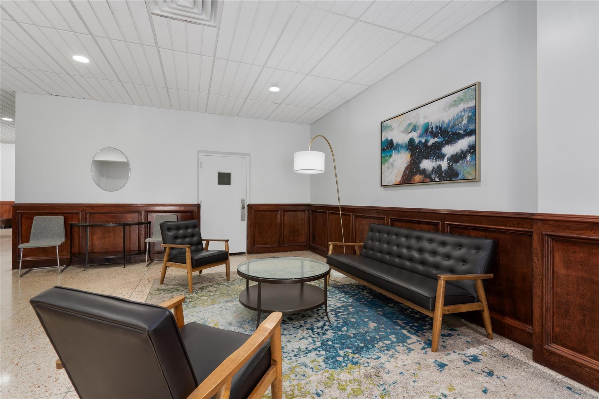 1800 Lavaca St # A108, Austin, TX 78701