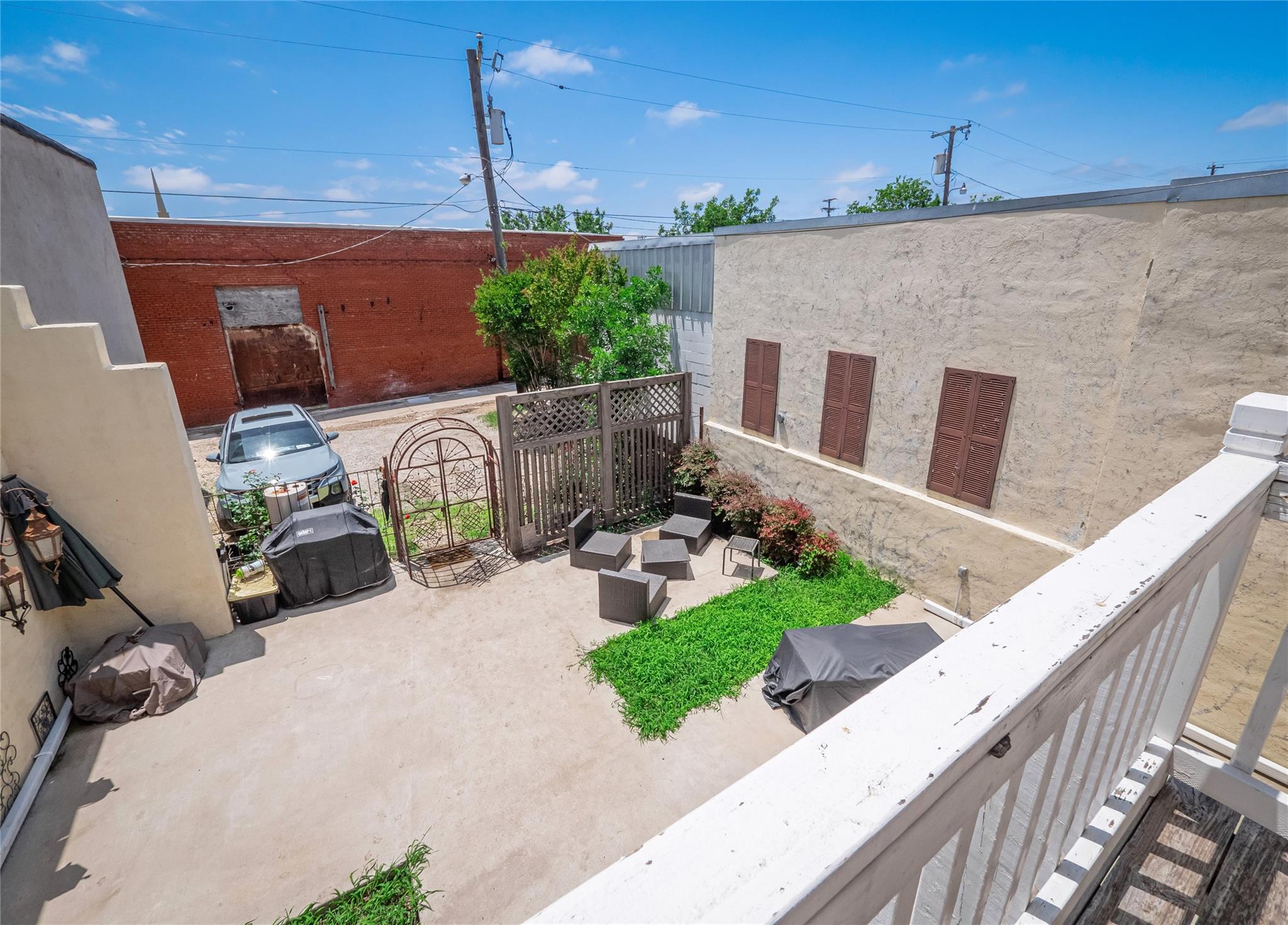 5 W Mesquite Ave, Rogers, TX 76569
