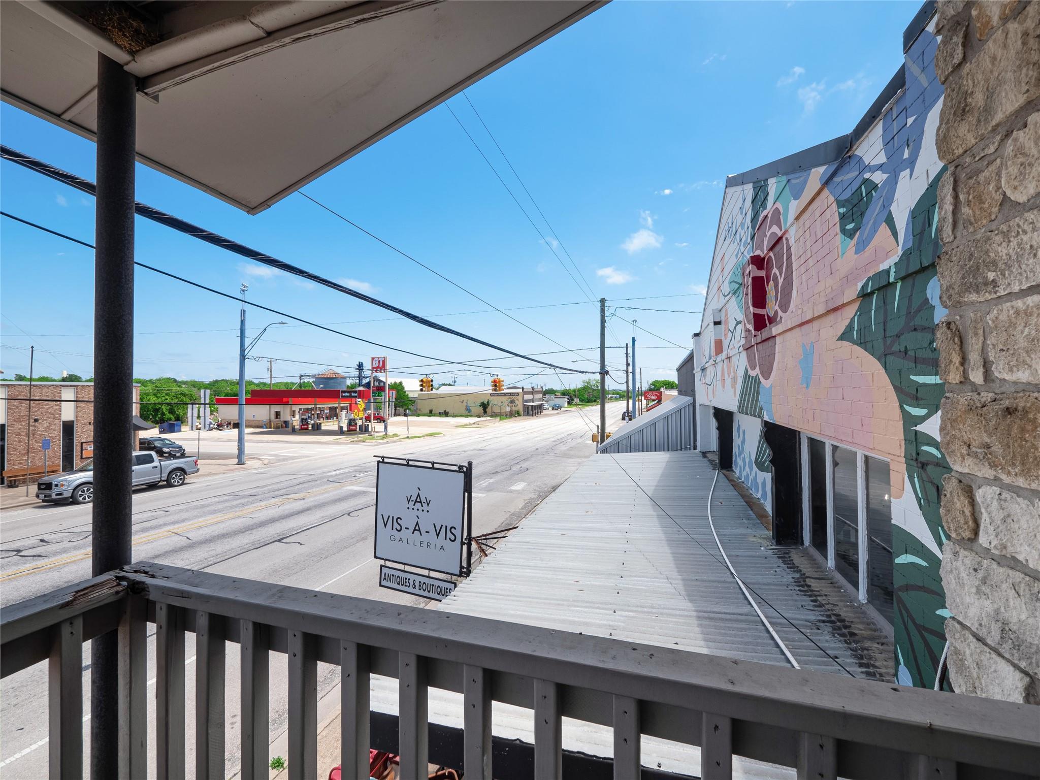 5 W Mesquite Ave, Rogers, TX 76569