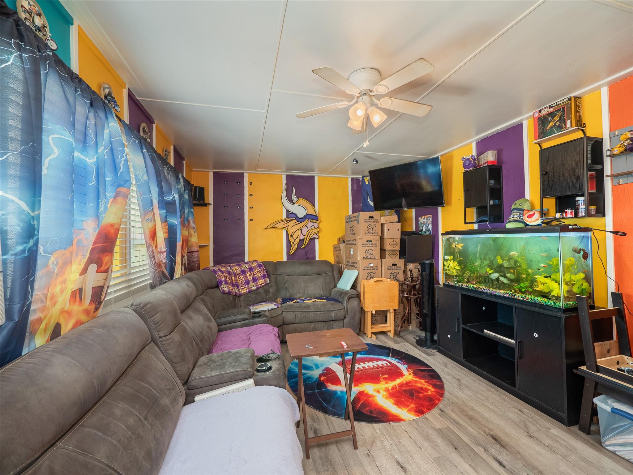 5 W Mesquite Ave, Rogers, TX 76569