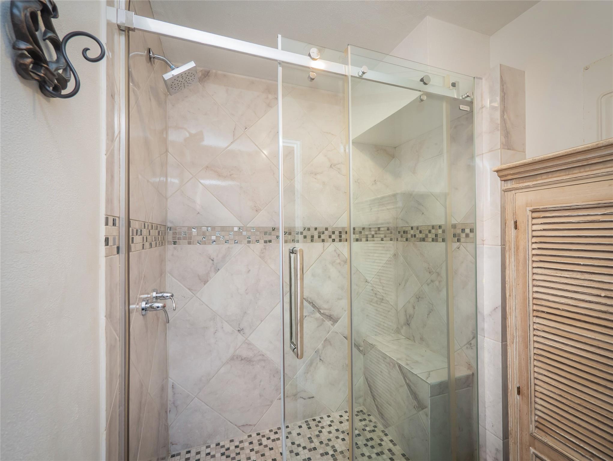 5 W Mesquite Ave, Rogers, TX 76569