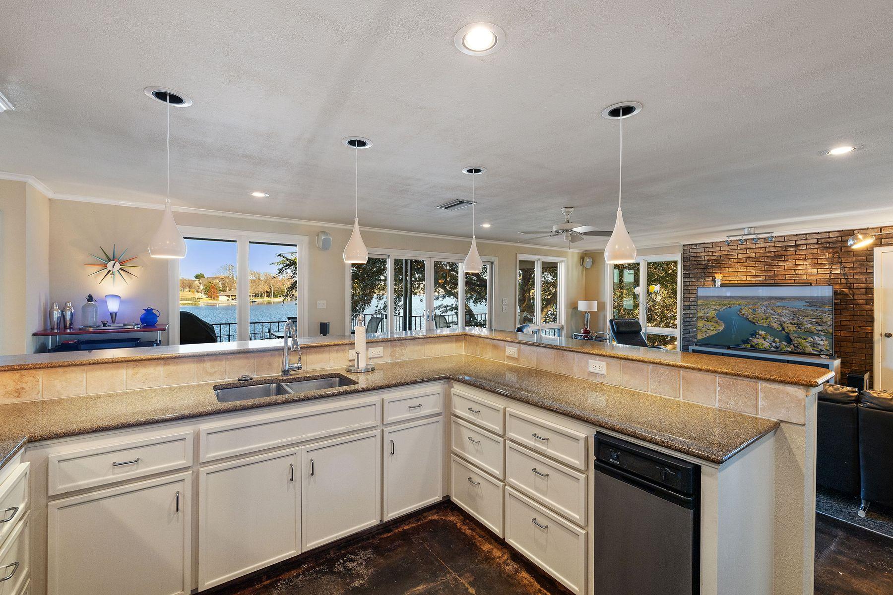 421 Yucca Dr, Kingsland, TX 78639