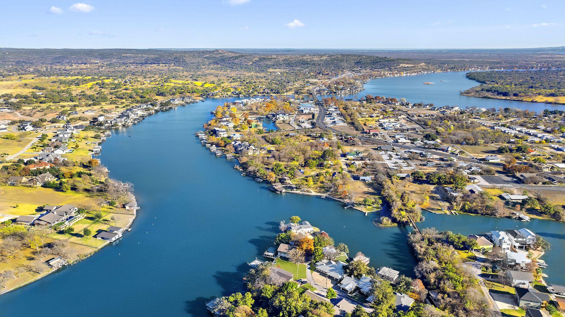 421 Yucca Dr, Kingsland, TX 78639