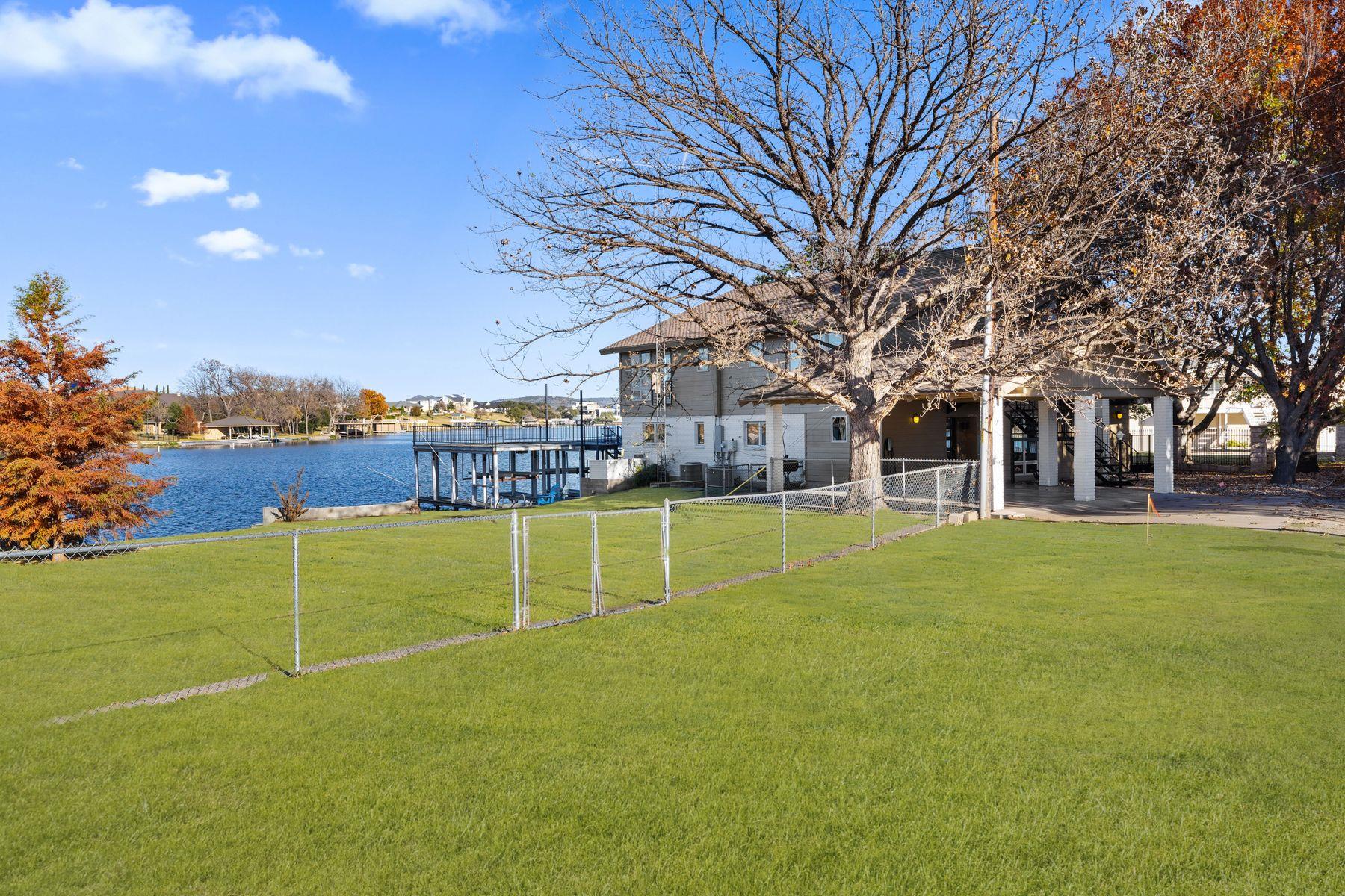 421 Yucca Dr, Kingsland, TX 78639