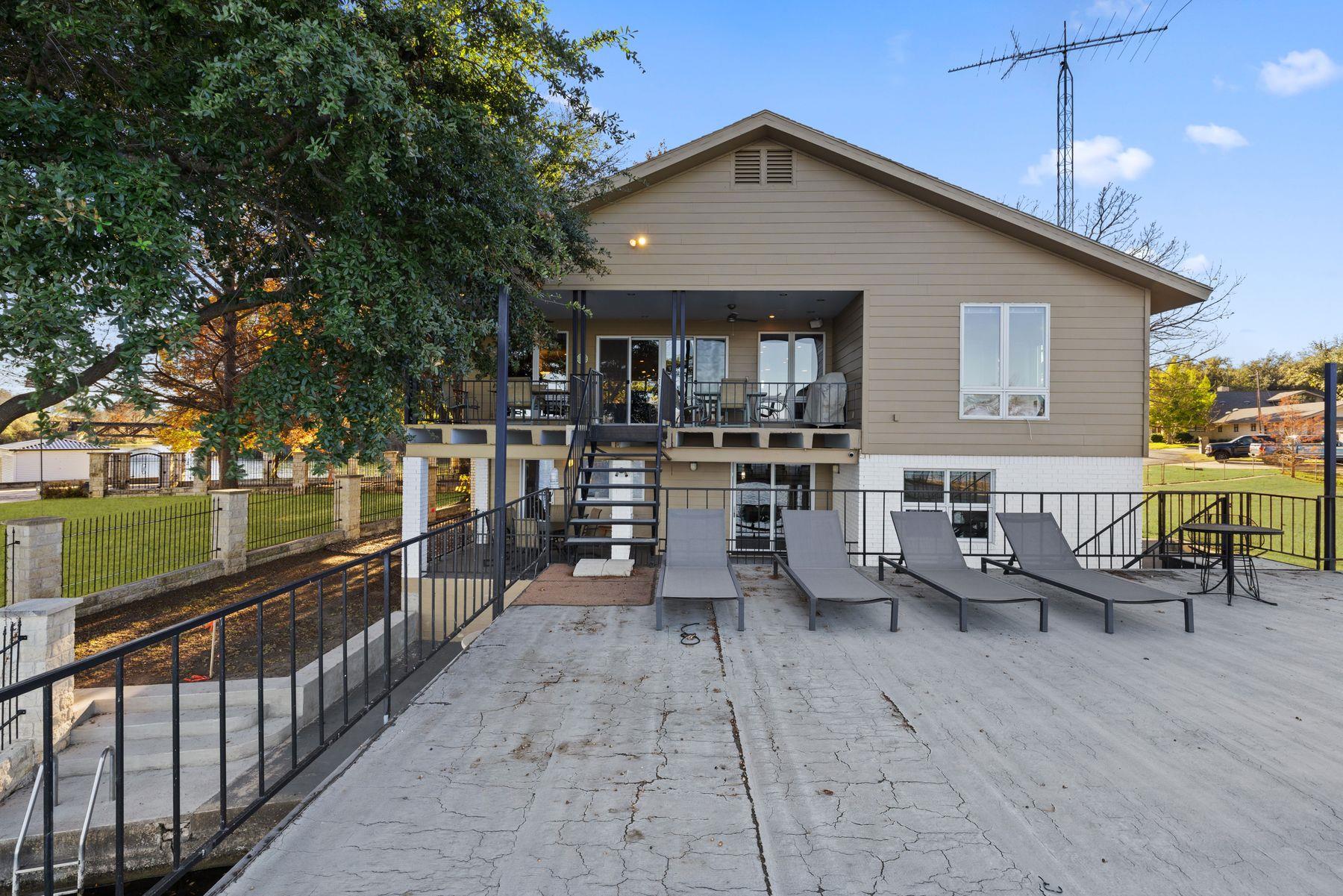 421 Yucca Dr, Kingsland, TX 78639