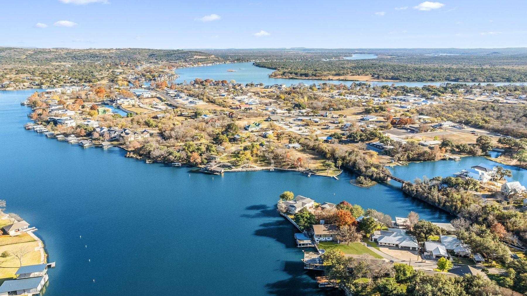 421 Yucca Dr, Kingsland, TX 78639