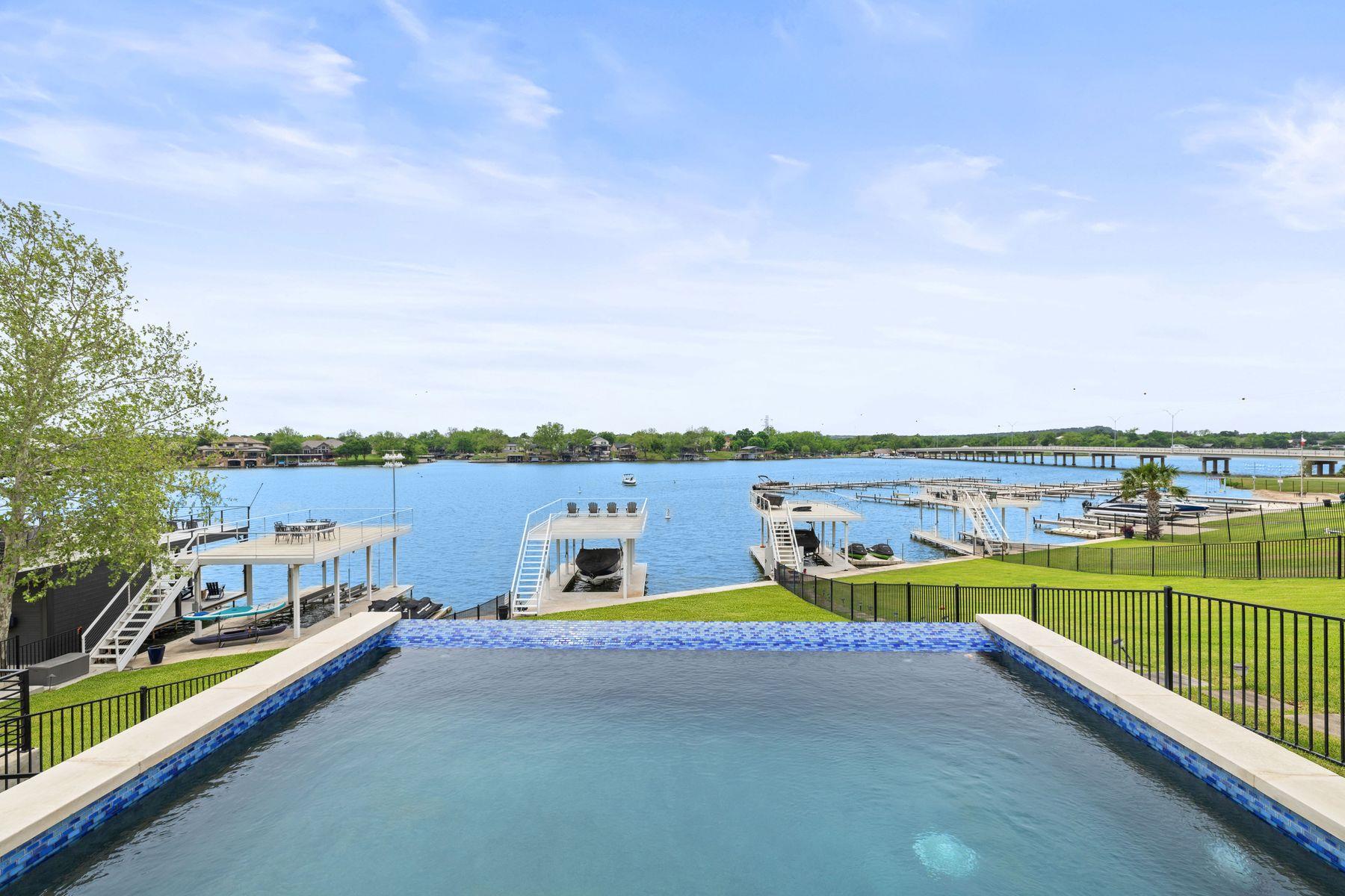 1324 Euel Moore Dr, Kingsland, TX 78639