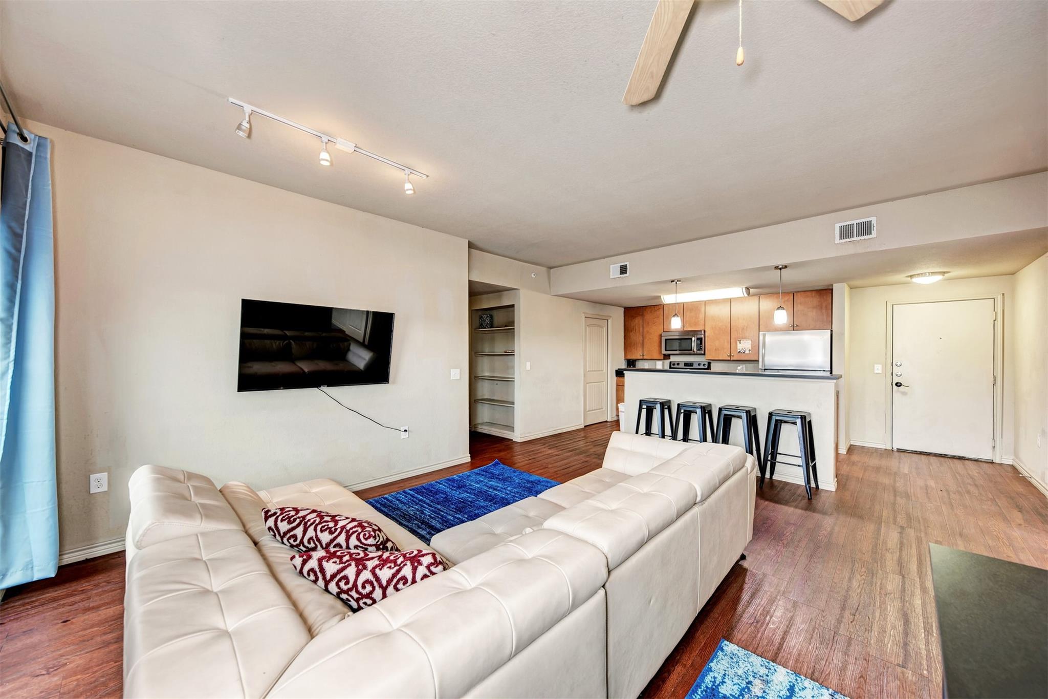5117 N Lamar Blvd # 204, Austin, TX 78751