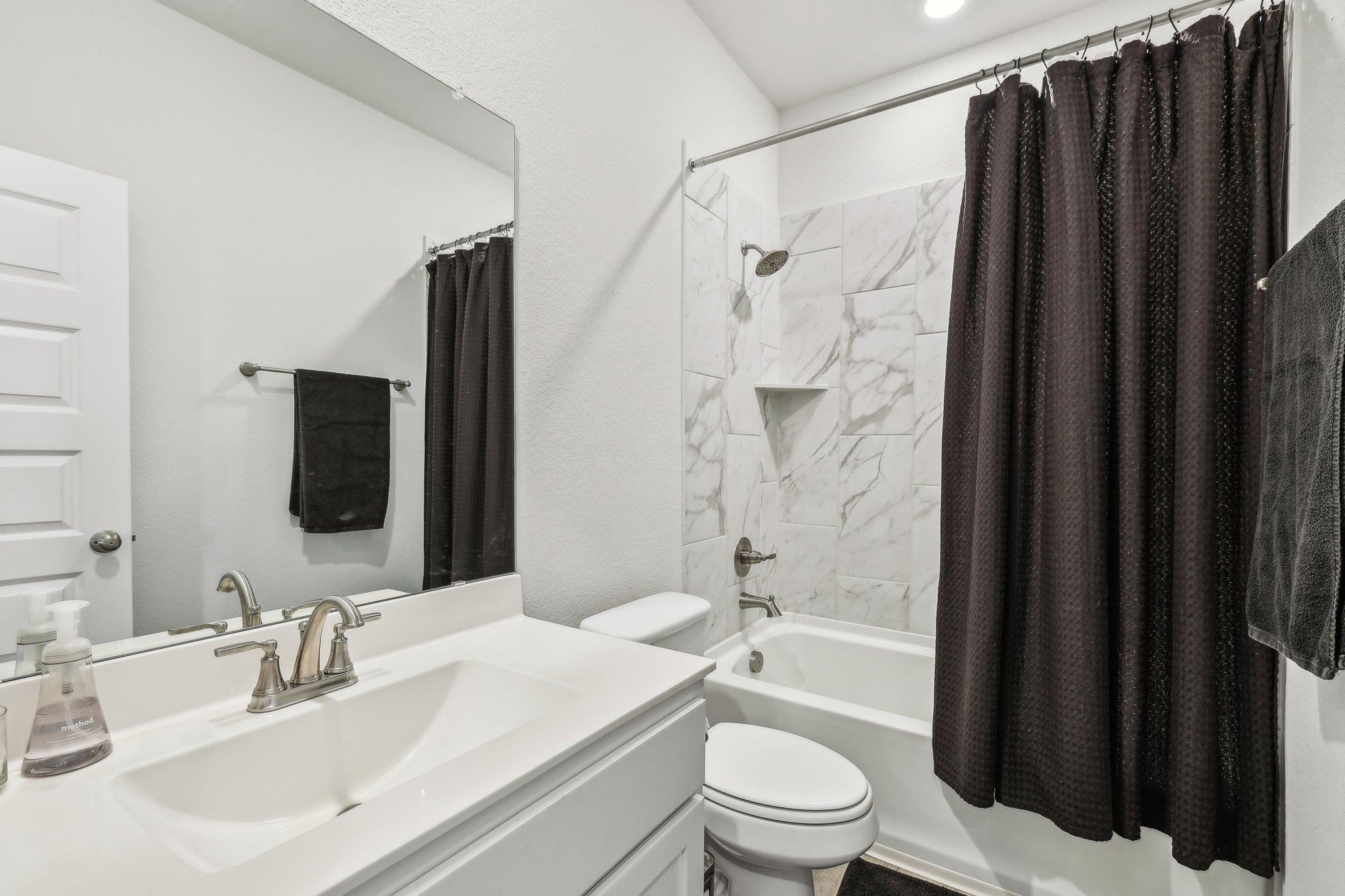 296 Banff Dr, Kyle, TX 78640