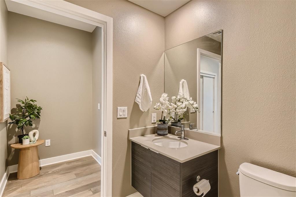 1800 E 4th St # 333, Austin, TX 78702