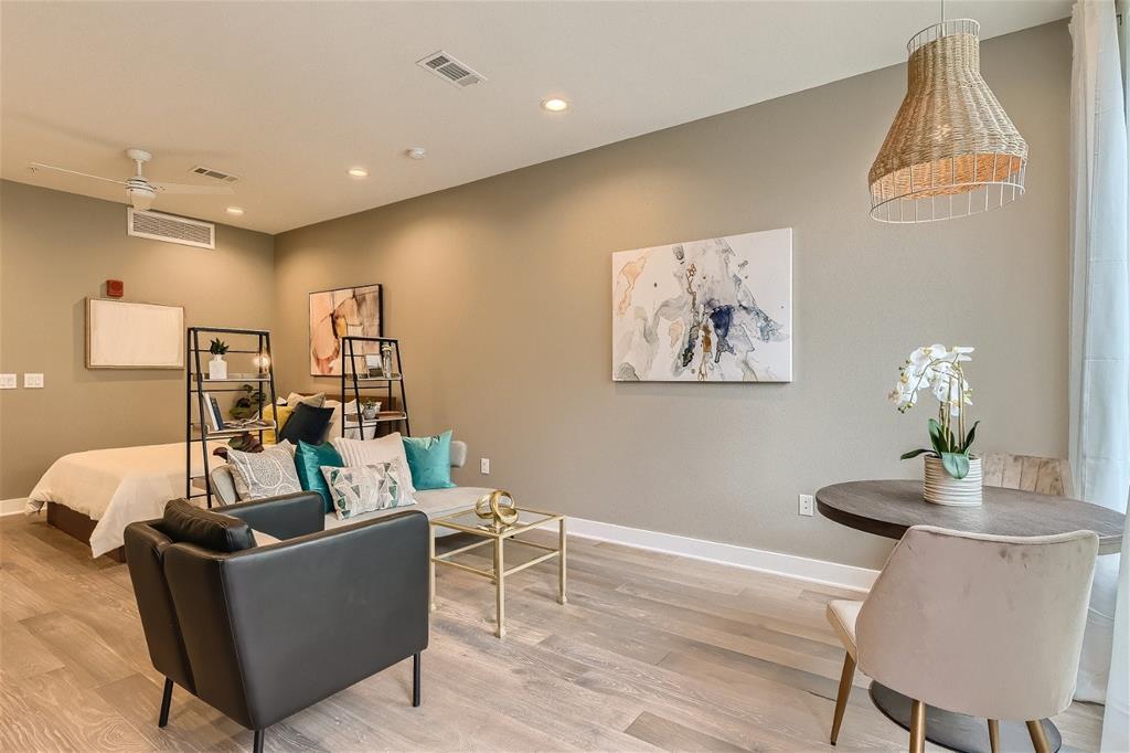 1800 E 4th St # 333, Austin, TX 78702