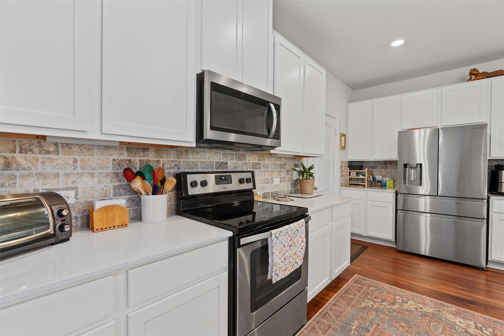 7609 Lazy Creek Dr, Austin, TX 78724