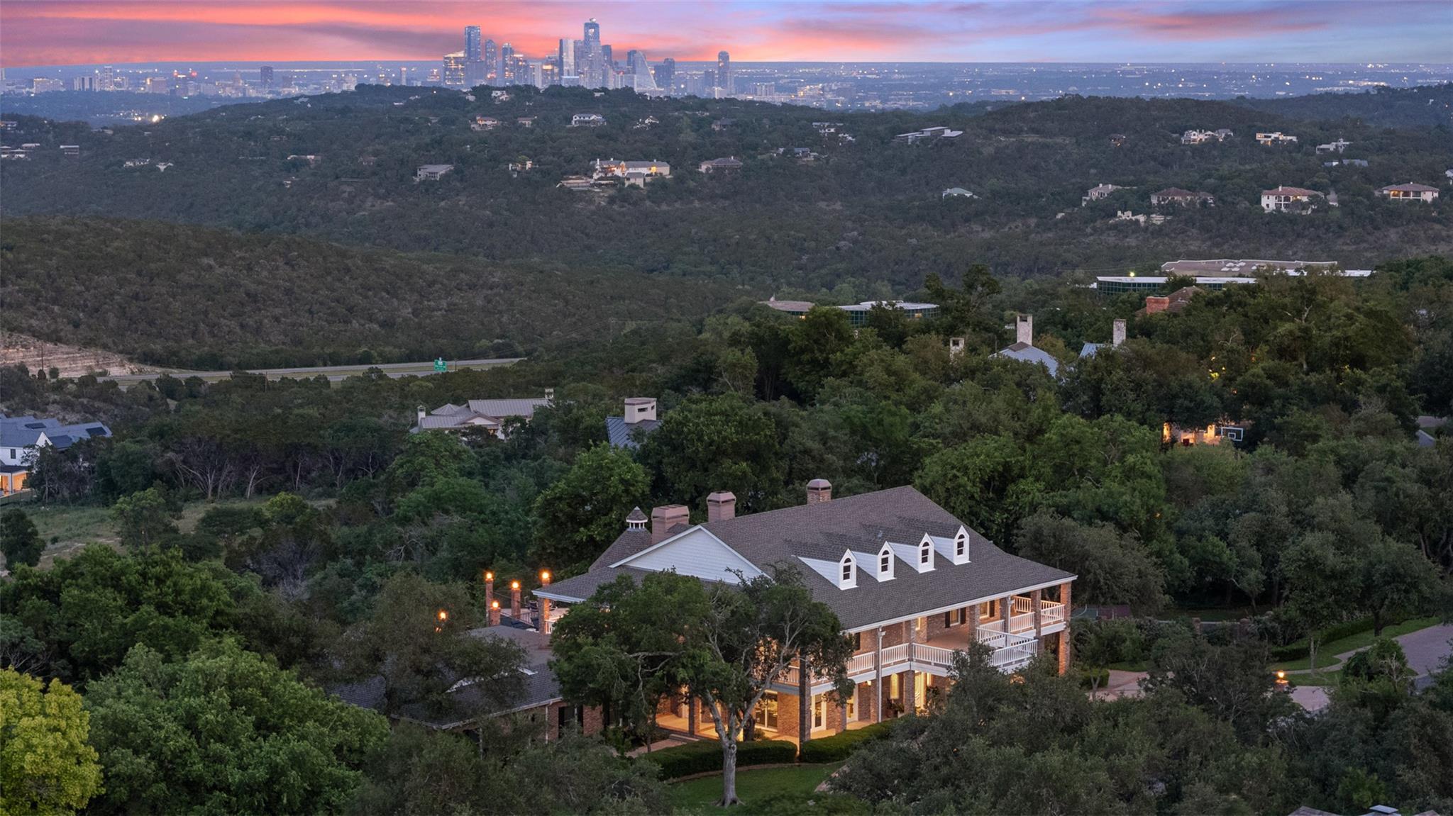 12 Hedge Ln, Austin, TX 78746