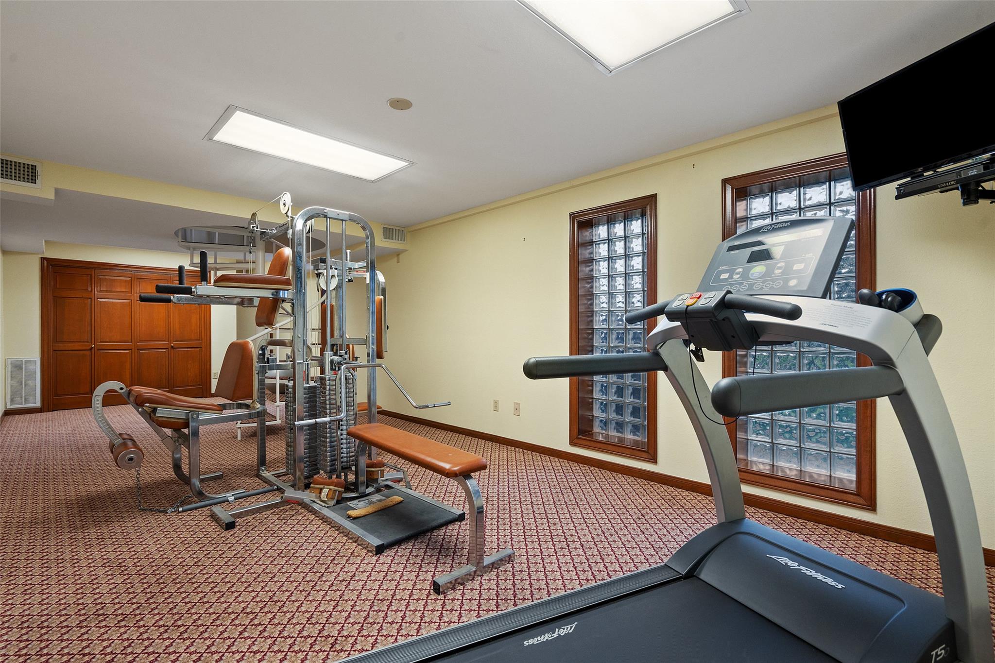 12 Hedge Ln, Austin, TX 78746