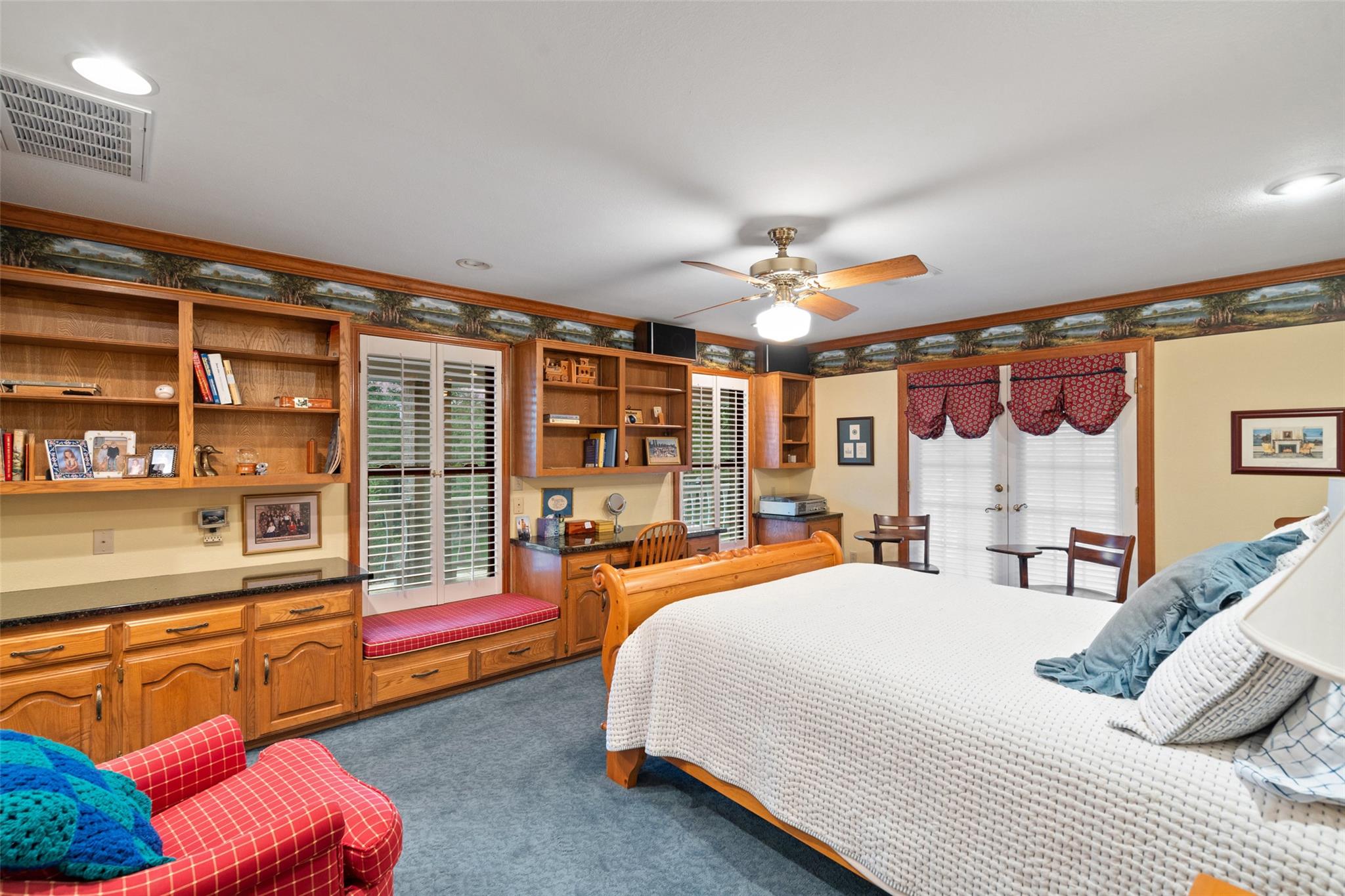 12 Hedge Ln, Austin, TX 78746