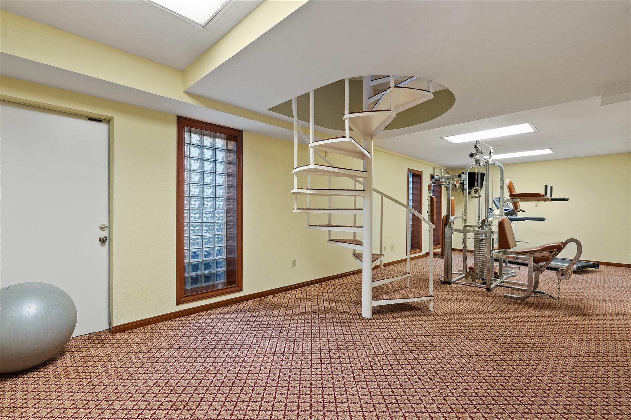 12 Hedge Ln, Austin, TX 78746