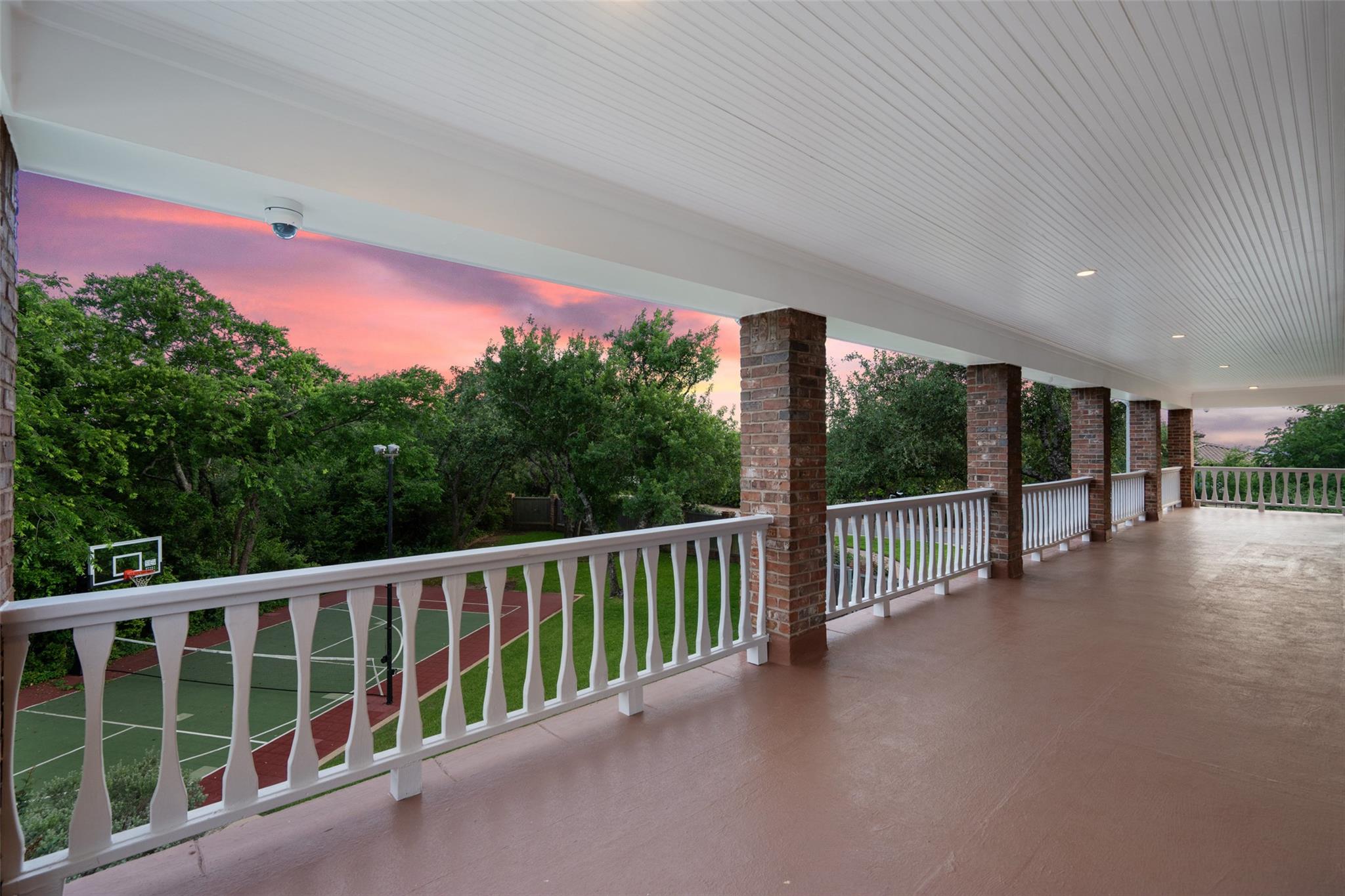 12 Hedge Ln, Austin, TX 78746