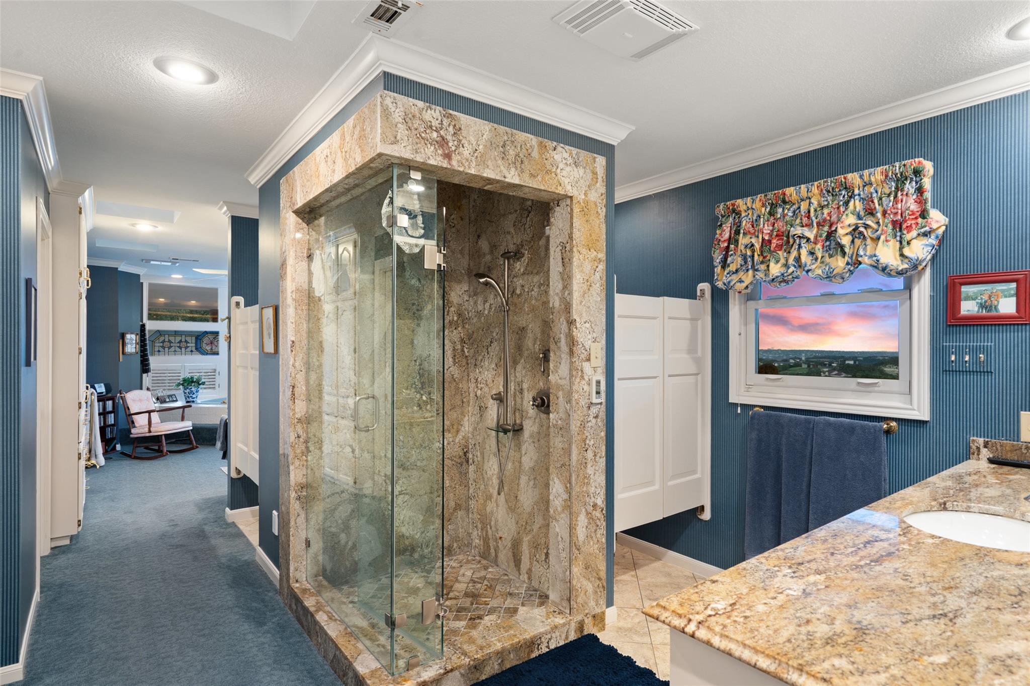 12 Hedge Ln, Austin, TX 78746