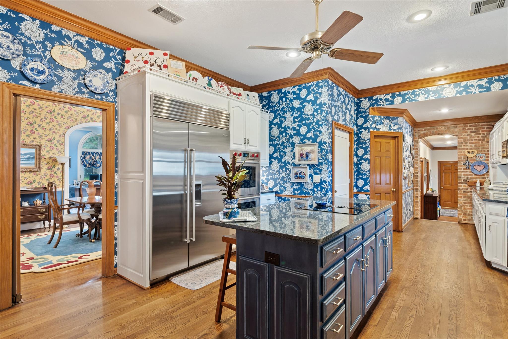 12 Hedge Ln, Austin, TX 78746