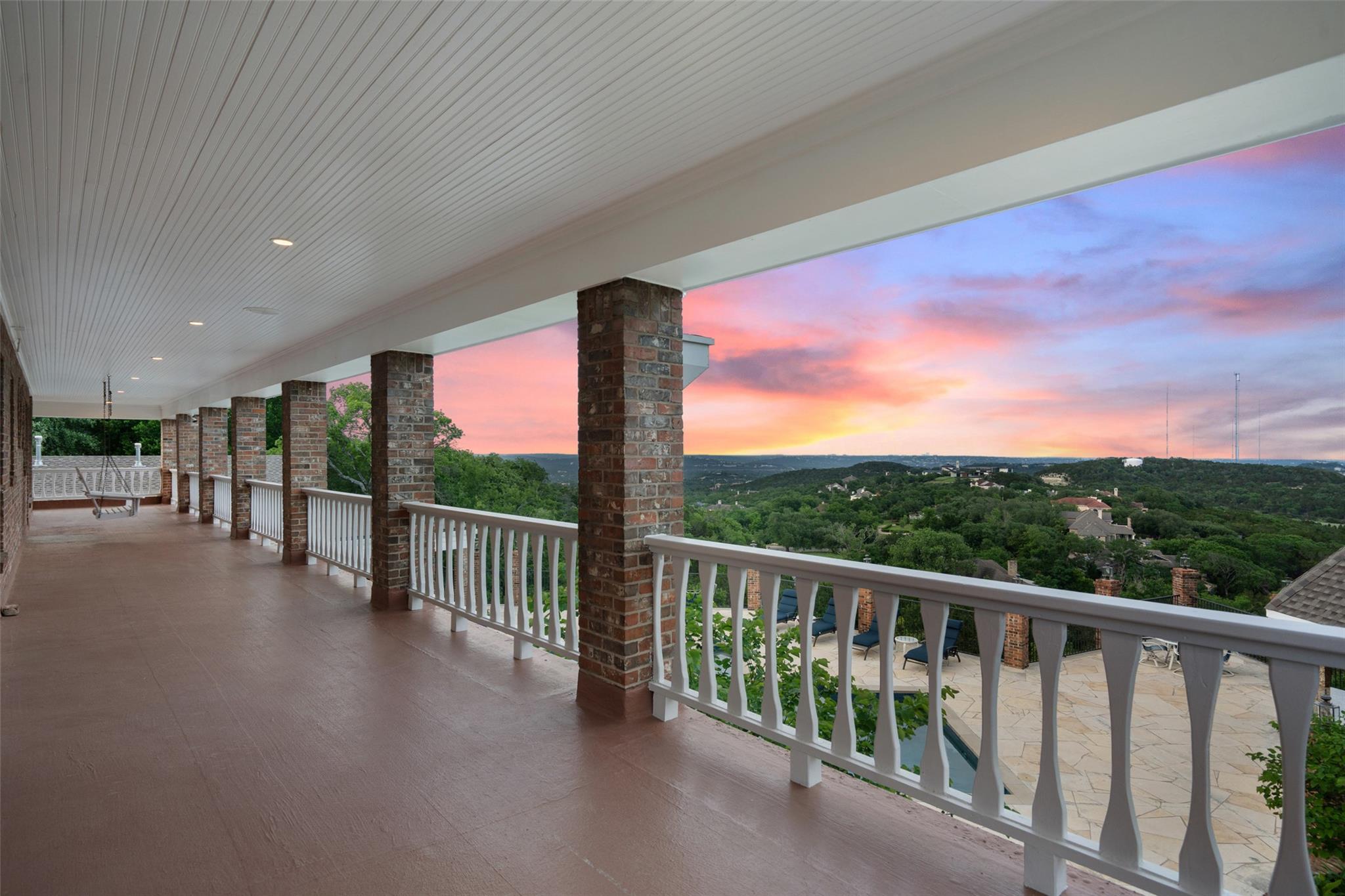 12 Hedge Ln, Austin, TX 78746