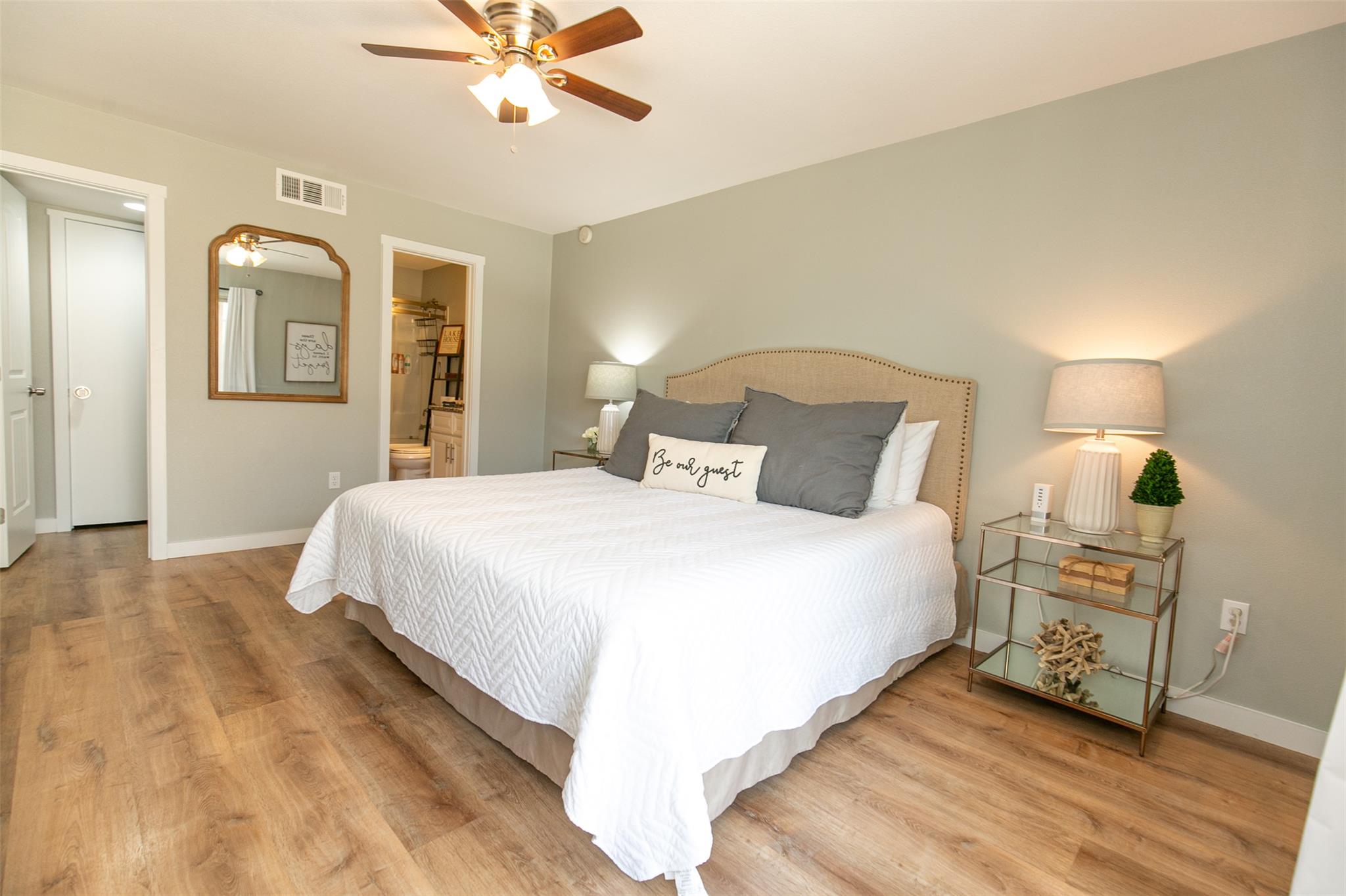 104 Cove E # 103, Horseshoe Bay, TX 78657