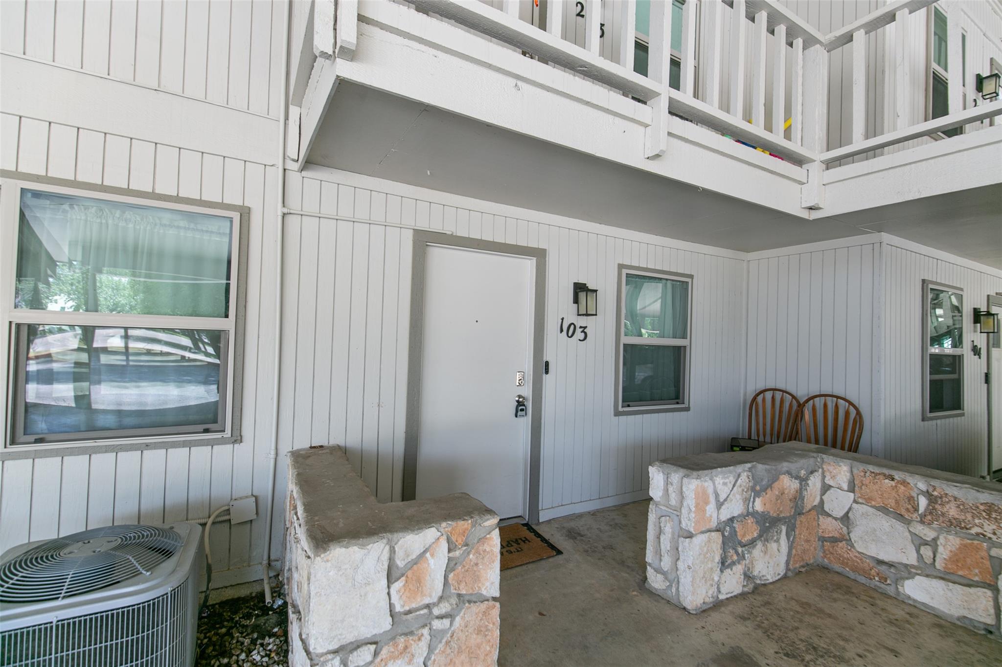 104 Cove E # 103, Horseshoe Bay, TX 78657