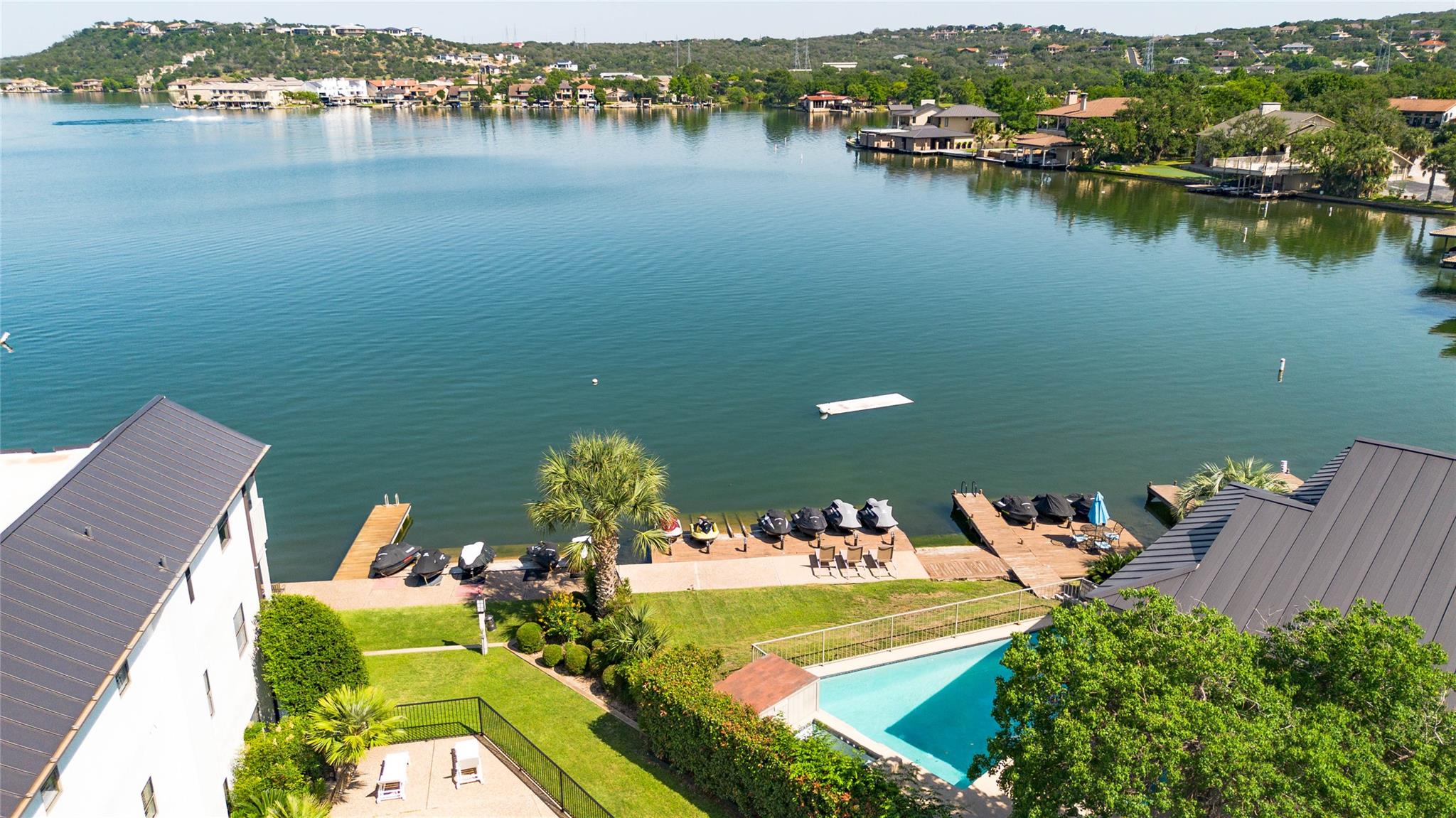 104 Cove E # 103, Horseshoe Bay, TX 78657