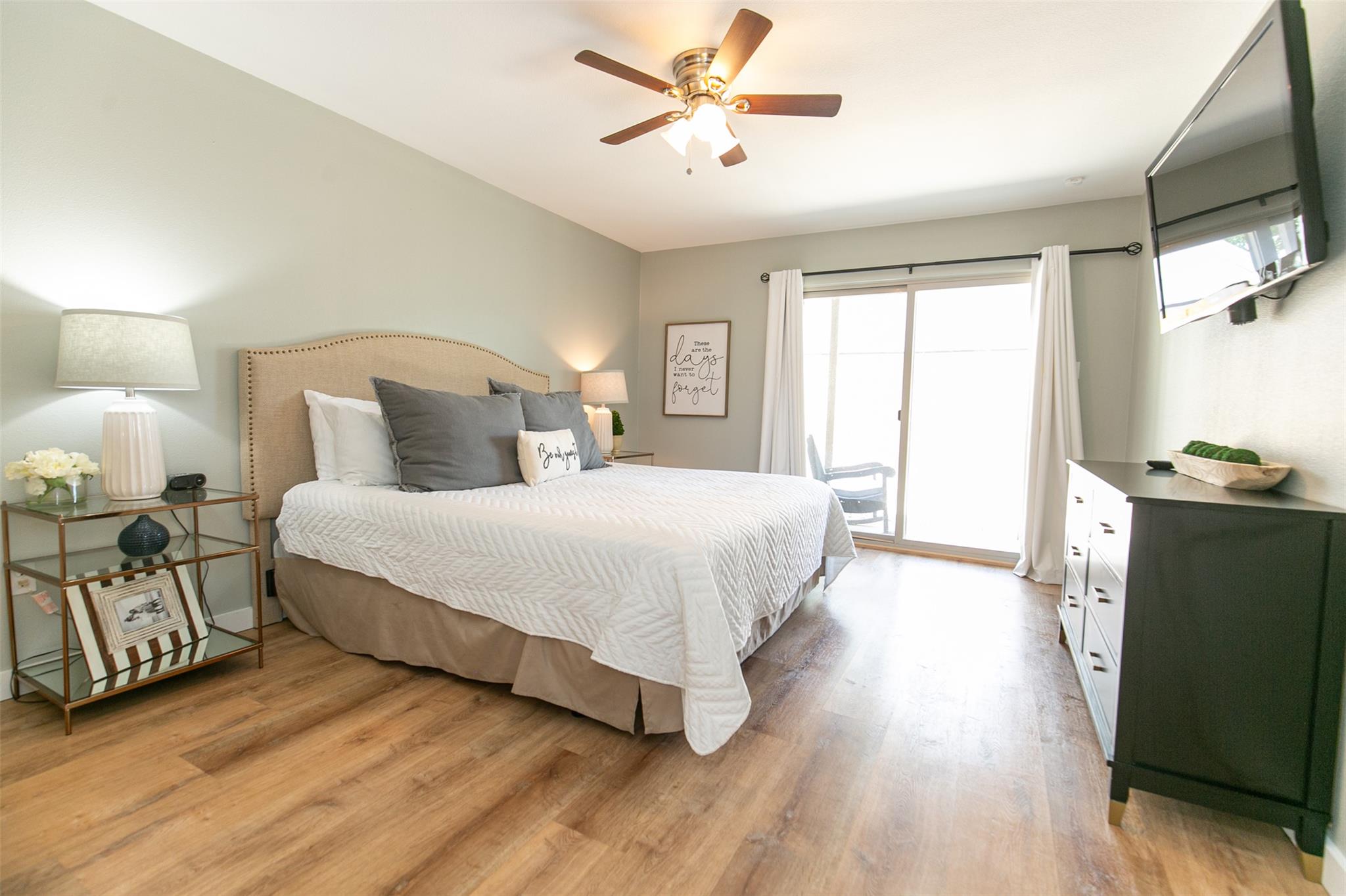 104 Cove E # 103, Horseshoe Bay, TX 78657