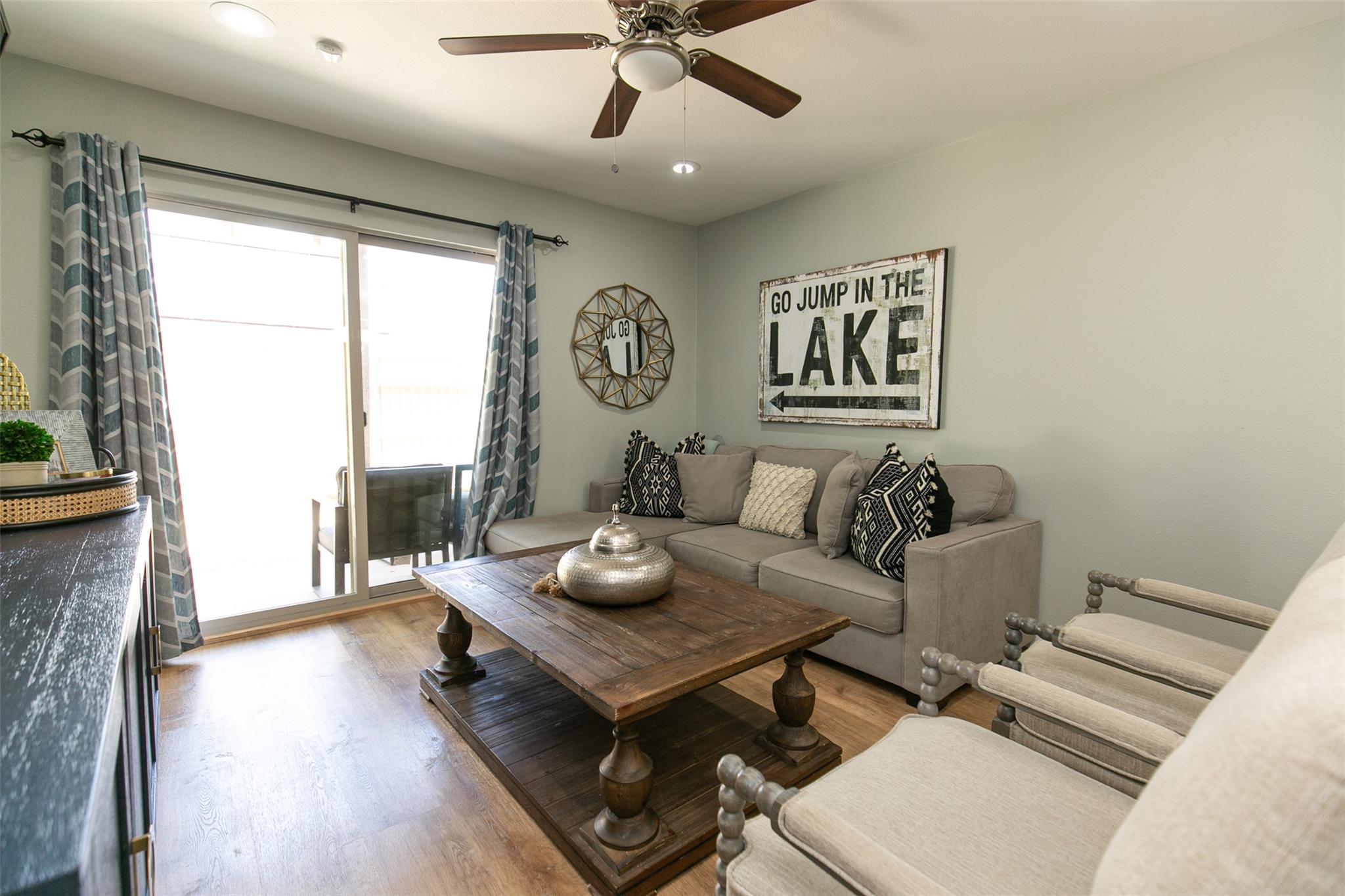 104 Cove E # 103, Horseshoe Bay, TX 78657