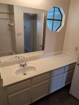1213 GREGORY Ln, Round Rock, TX 78664